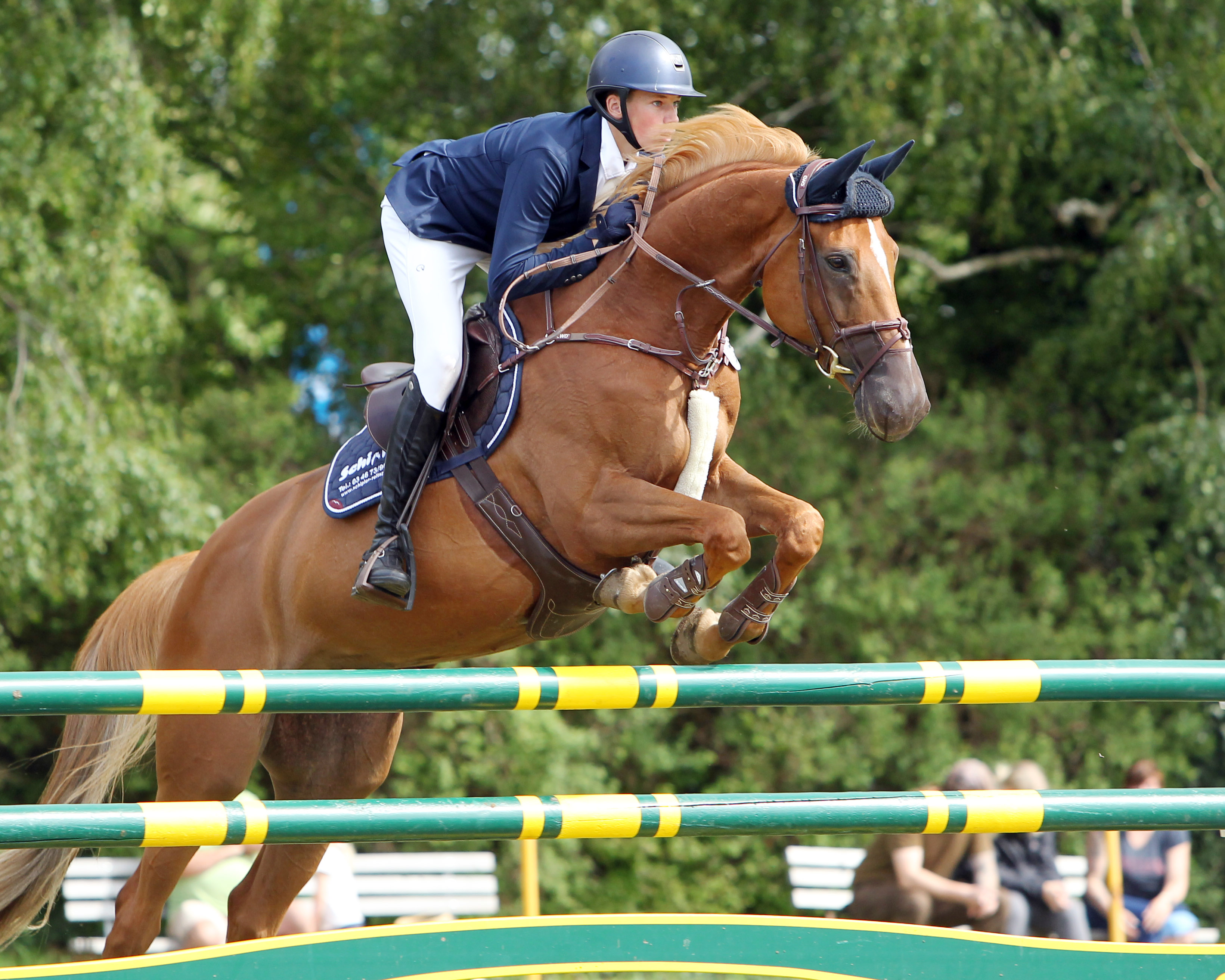 Der 17-jährige Hendrik Greve hat mit zwei grandiosen Ritten auf Zora das Finalspringen (S2* mit 2 Umläufen) bei den Junioren gewonnen und wurde stieg auf Rang 7 in die TOP-TEN der besten deutschen Junioren auf. © Archiv Wego