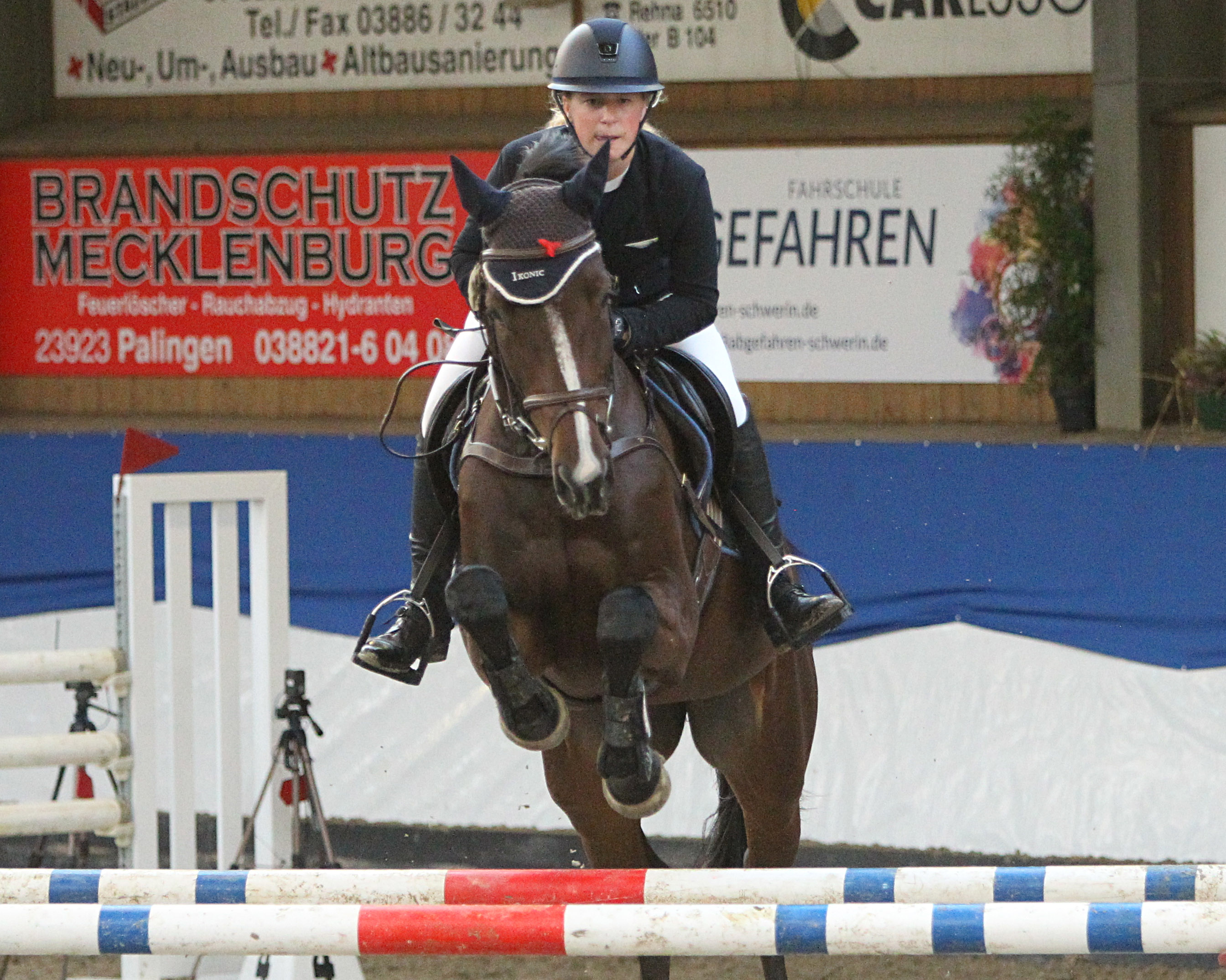 Frieda Zopff vom Reitclub Passin wurde mit Namika im Stechen des L-Springens von Gadebusch Zweite. © Jutta Wego