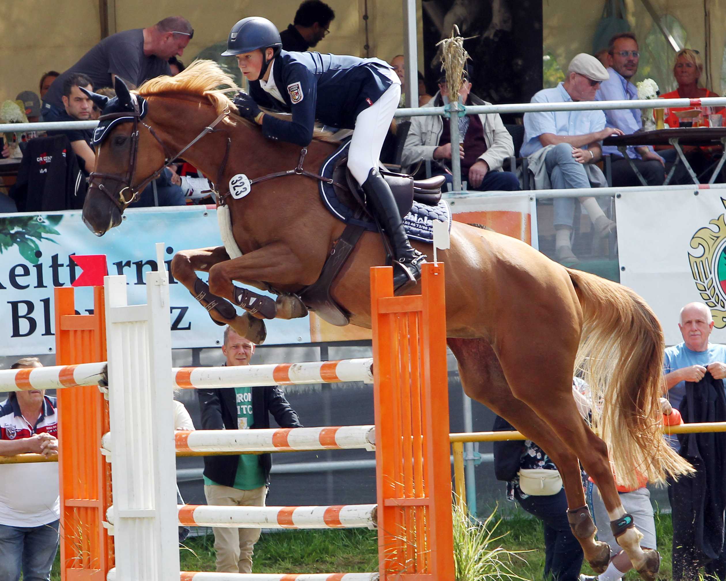 Der 17-jährigen Hendrik Greve aus Rodenwalde, der für den RFV des Landgestüts Redefin reitet, gewann in Pausin auf Zora das S-Springen zur Qualifikation für den Junior-Future-Cup und wurde in der Sichtung zum Bundesnachwuchschampionat auf der Zinedine-Tochter Zweiter. © Archiv Wego