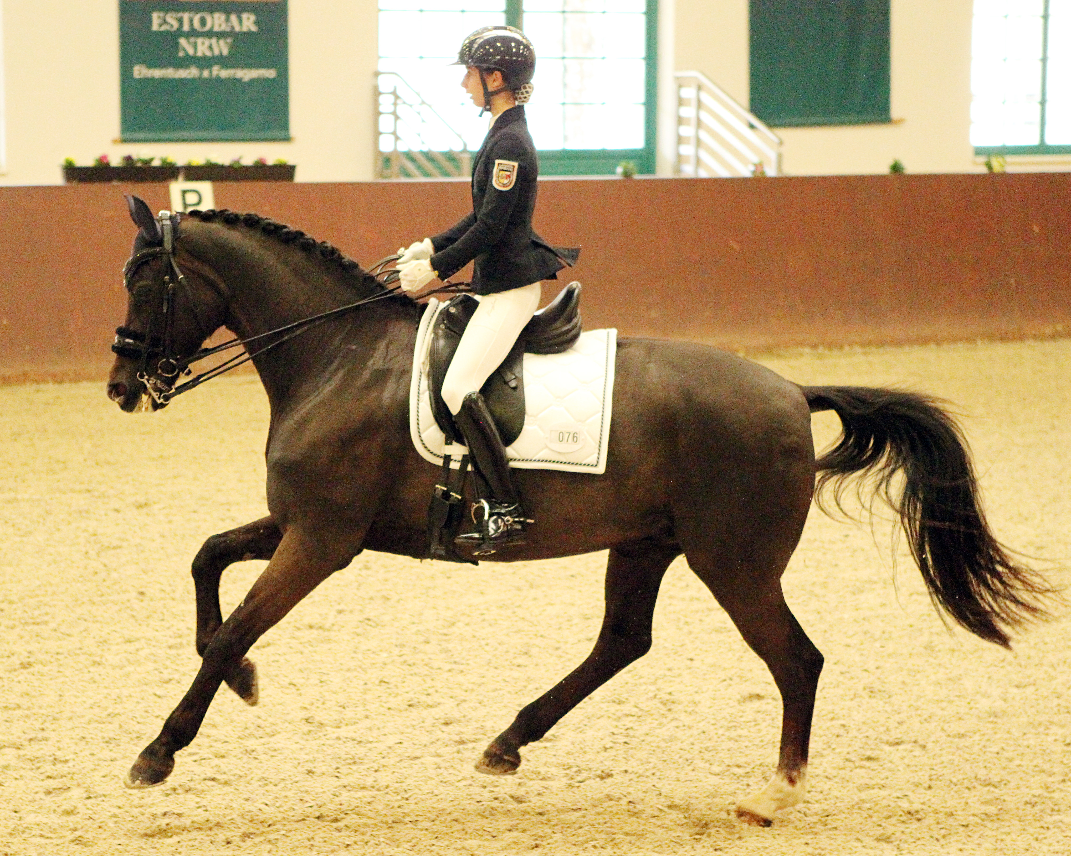 Die 18-jährige Lily Schrenk gewann auf Quiness D das Finale in der Femfert Dressage Trophy 2023 für Amateure, eine M-Kür. © Jutta Wego