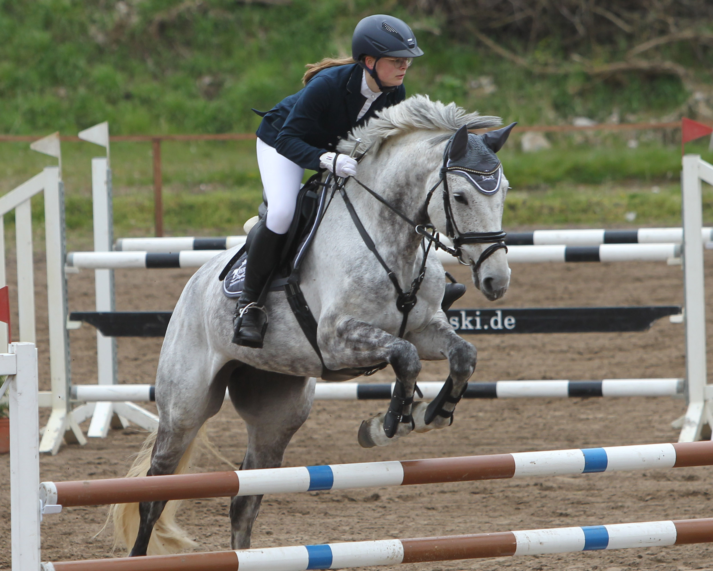 Die 19-jährige Lara Malzkorn (Zehlendorf-Reknitztal) hat auf Cèst la vie mit guten Ergebnissen in der Dressur, im Springen und im Geländeritt die Kombinierte Prüfung Klasse L in Sauzin gewonnen. © Archiv Wego