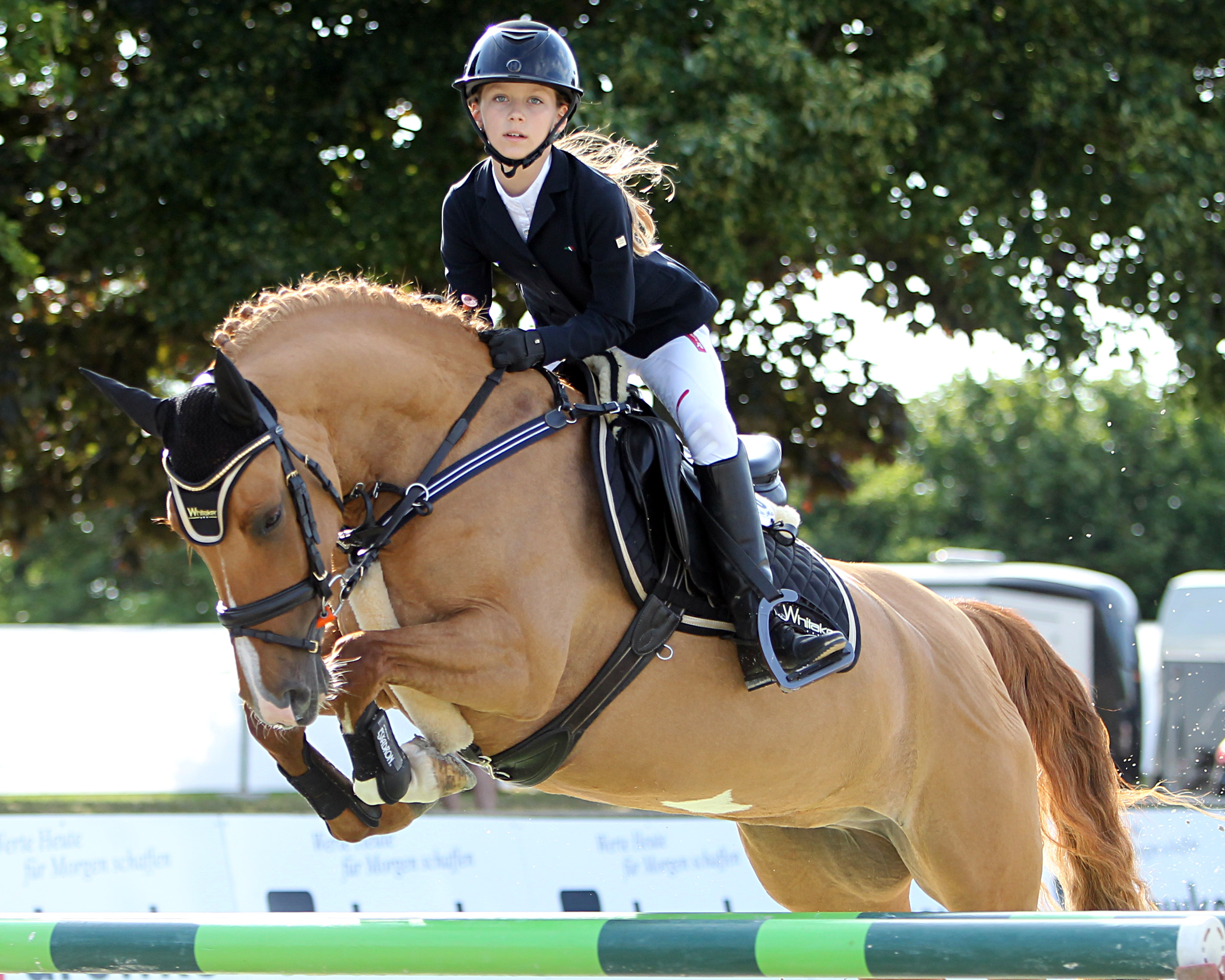 Die 12-jährige Helena Mörke aus Dersekow gewann mit Stilnote 8,3 auf Pony PAV Vanity Fair die Jugendabteilung des Stilspingens. © Archiv Wego