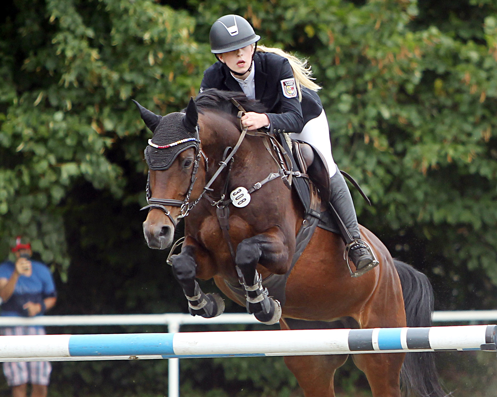 Alina Maack – mit Van Helsing’s Girl Siegerin des S-Springens zur Qualifikation für den Junior-Future-Tour 2025. © Jutta Wego