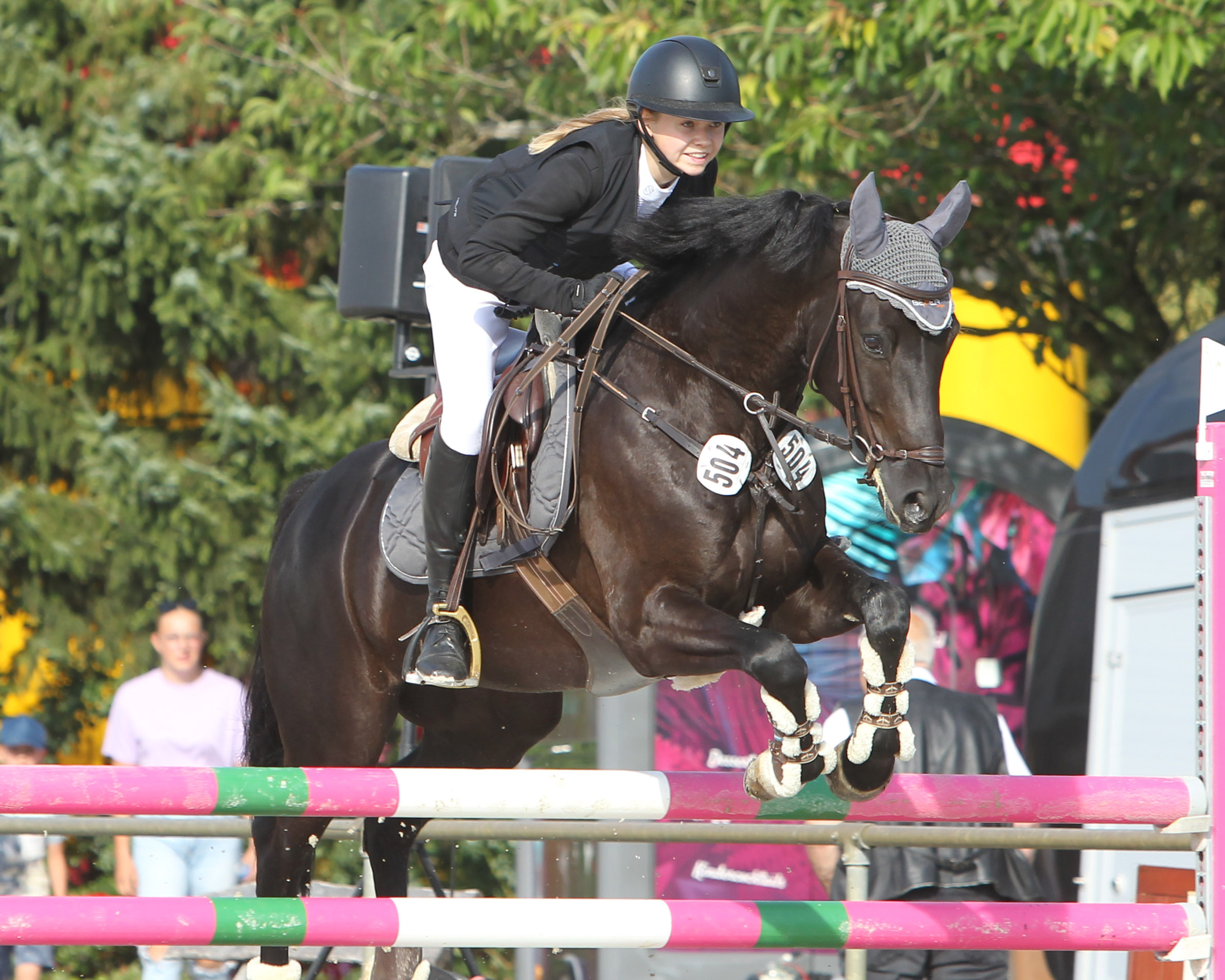 Sieg und Platz in der 2. Abteilung des A-Stilsingens ging an Isabella Schröter (Eldena) mit Beauty’s V II (8,3) und Starpower Casall (8,2) - Foto. © Archiv Wego