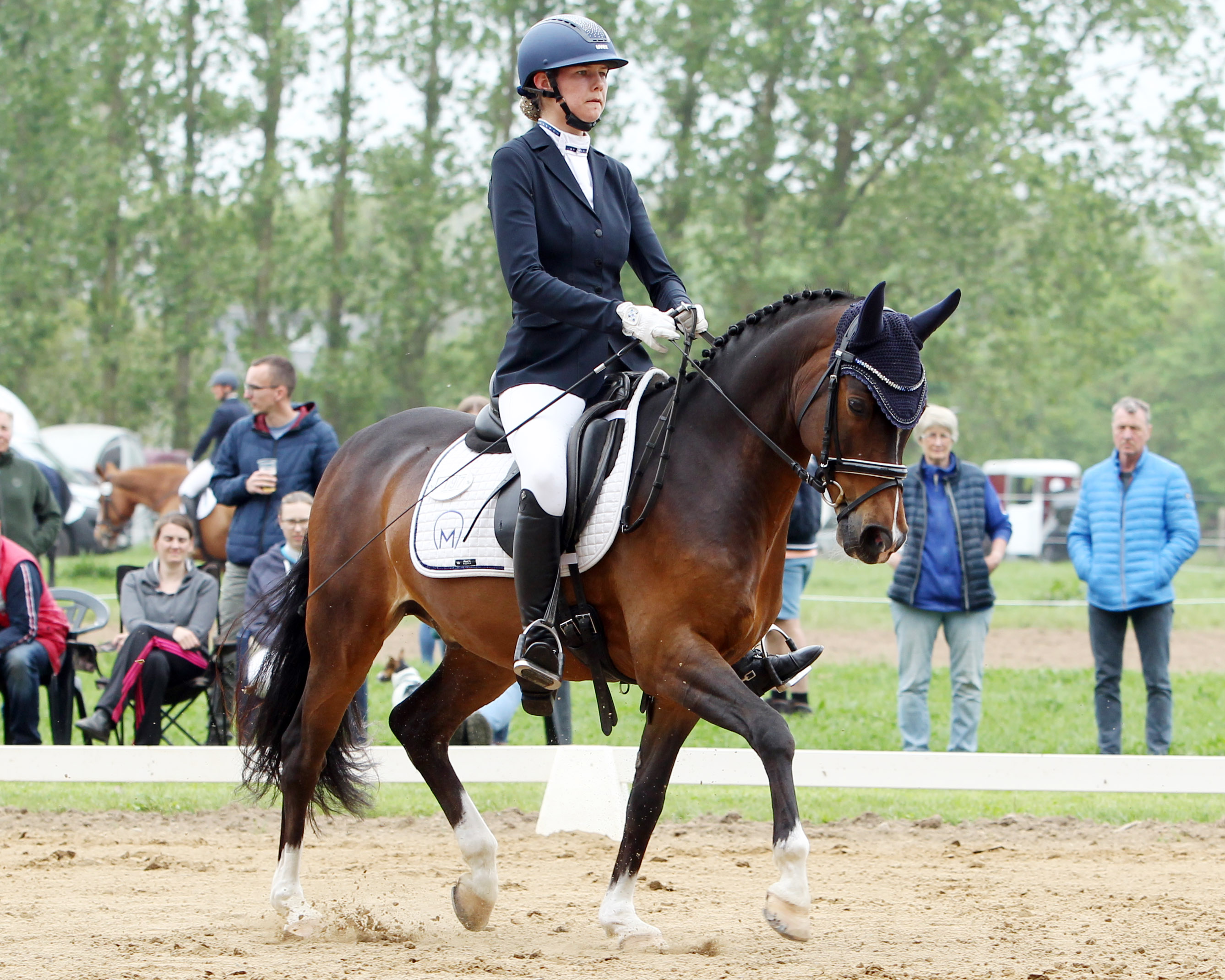 Erfolgreichste Dressurreiterin wurde mit Stella Baranowski die Tochter der Turnierleiterin. Auf ihrem Pony Goldking gewann sie zwei L-Dressuren und wurde in der M-Dressur Zweite. © Jutta Wego