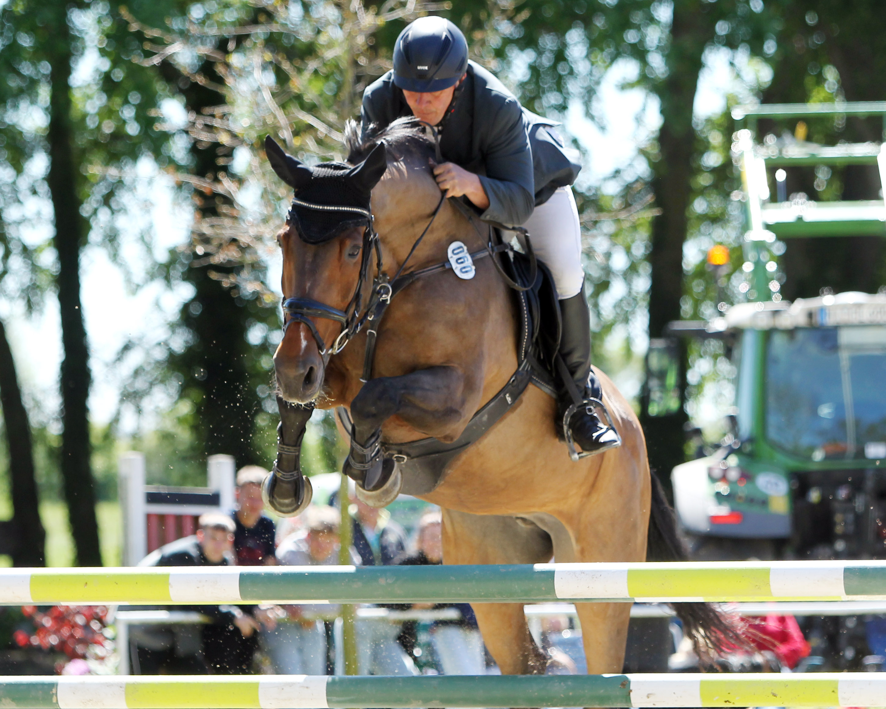 Enrico Finck aus Zehlendorf kam nur Sonntag nach Trent und gewann mit Calimbo und Cronau (Foto) zwei L-Springen. © J.Wego