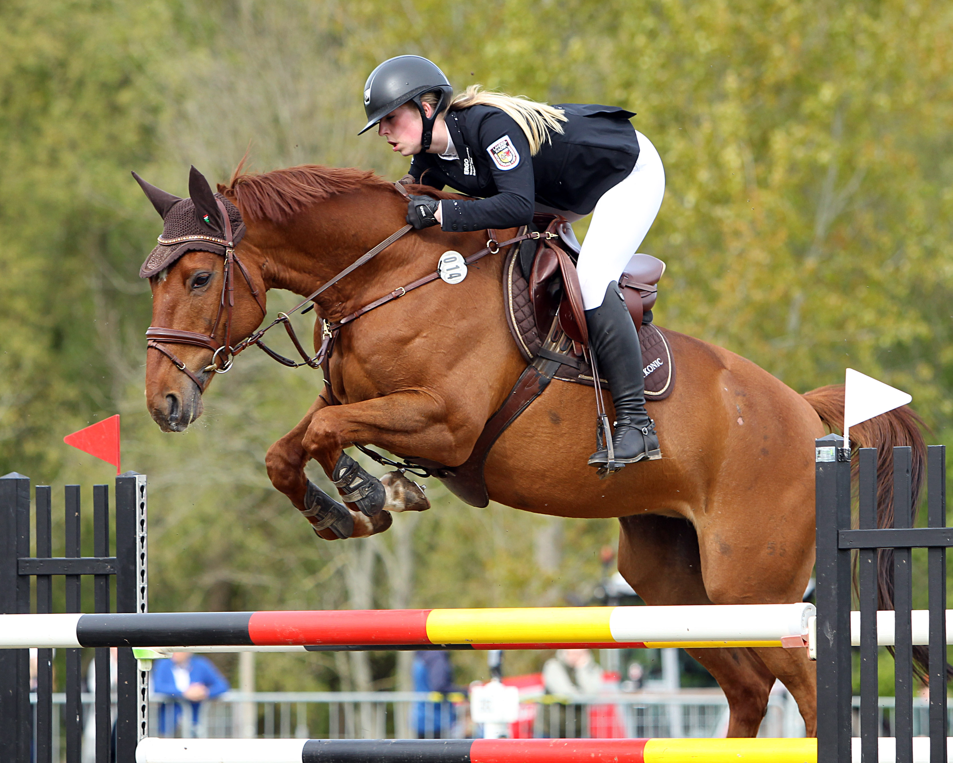 Bei ihrem ersten Start in einem Drei-Sterne S-Springen wurde die 18-jährige Alina Maack aus Palingen auf der 11-jährigen Stute Bernadett Zweite. © Archiv Wego
