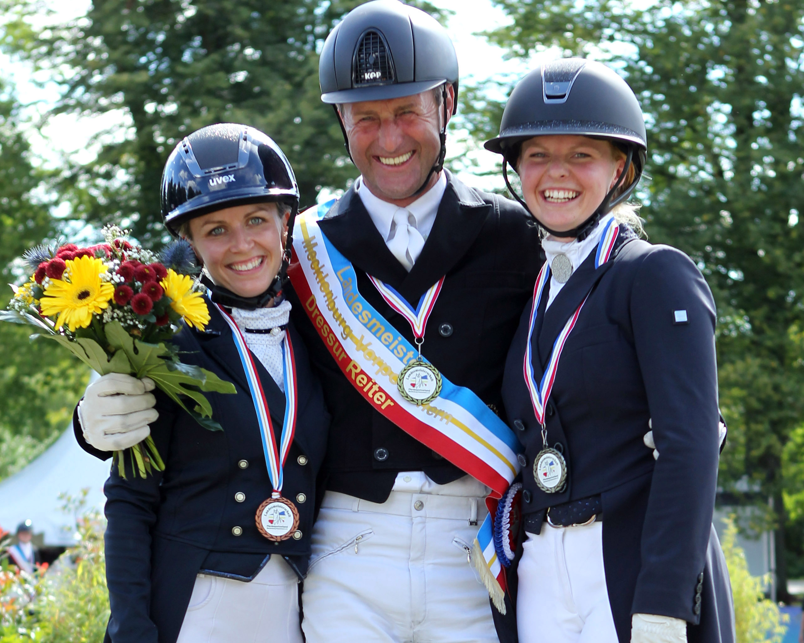 S-Klasse offenes Alter Dressur: 1. Ronald Lüders (RV Güstrow), 2. Paulin Lutze (Greifsw. Akademischer RV), 3. Marie Franke, ehem. Kirchner (RFV Eldena). © J.Wego