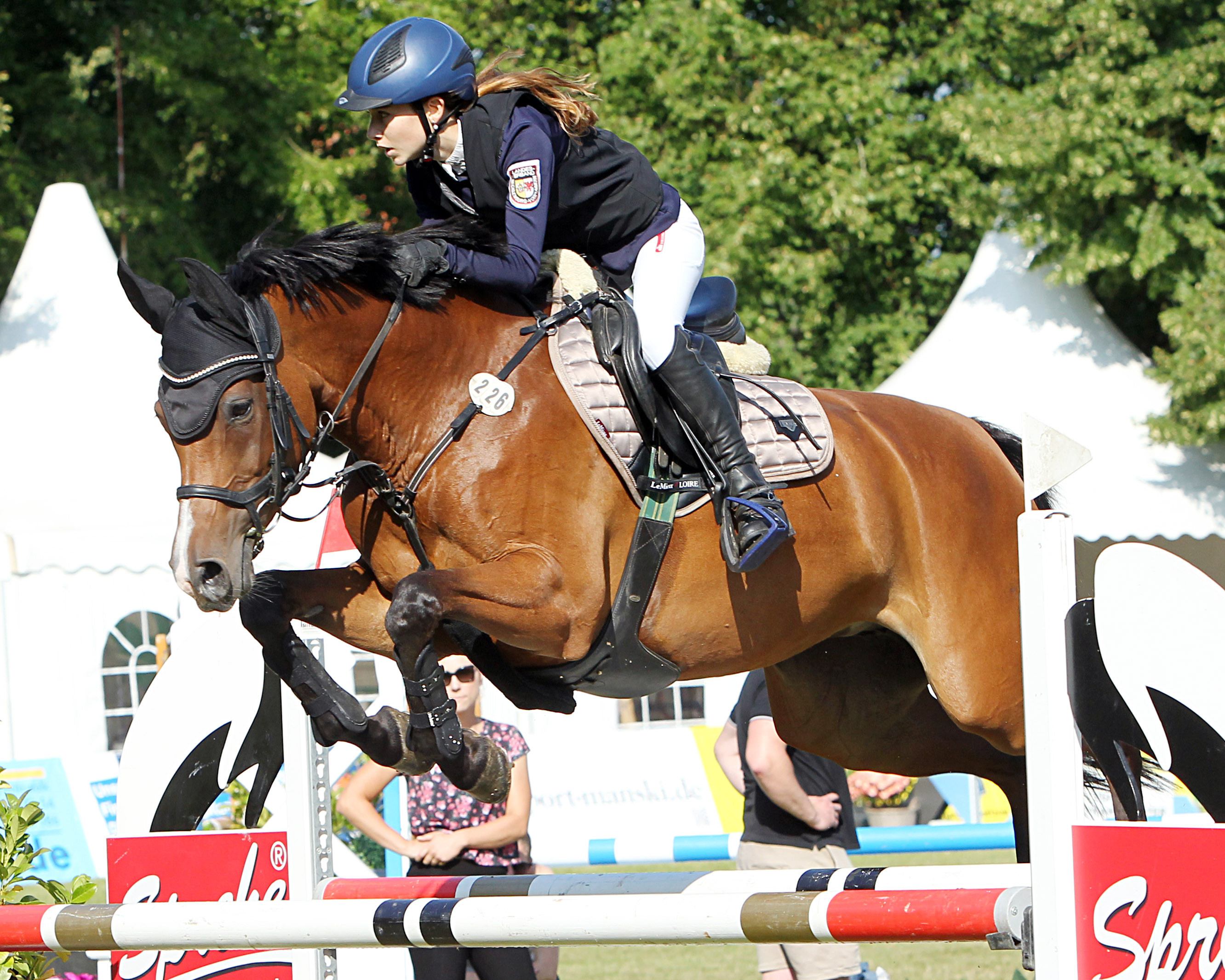 Sieg mit Knight Shadow und Platz mit Daiquiri (Foto) für Nachwuchsreiterin Chiara Chantal Schmidt in einem A-Springen. © J.Wego
