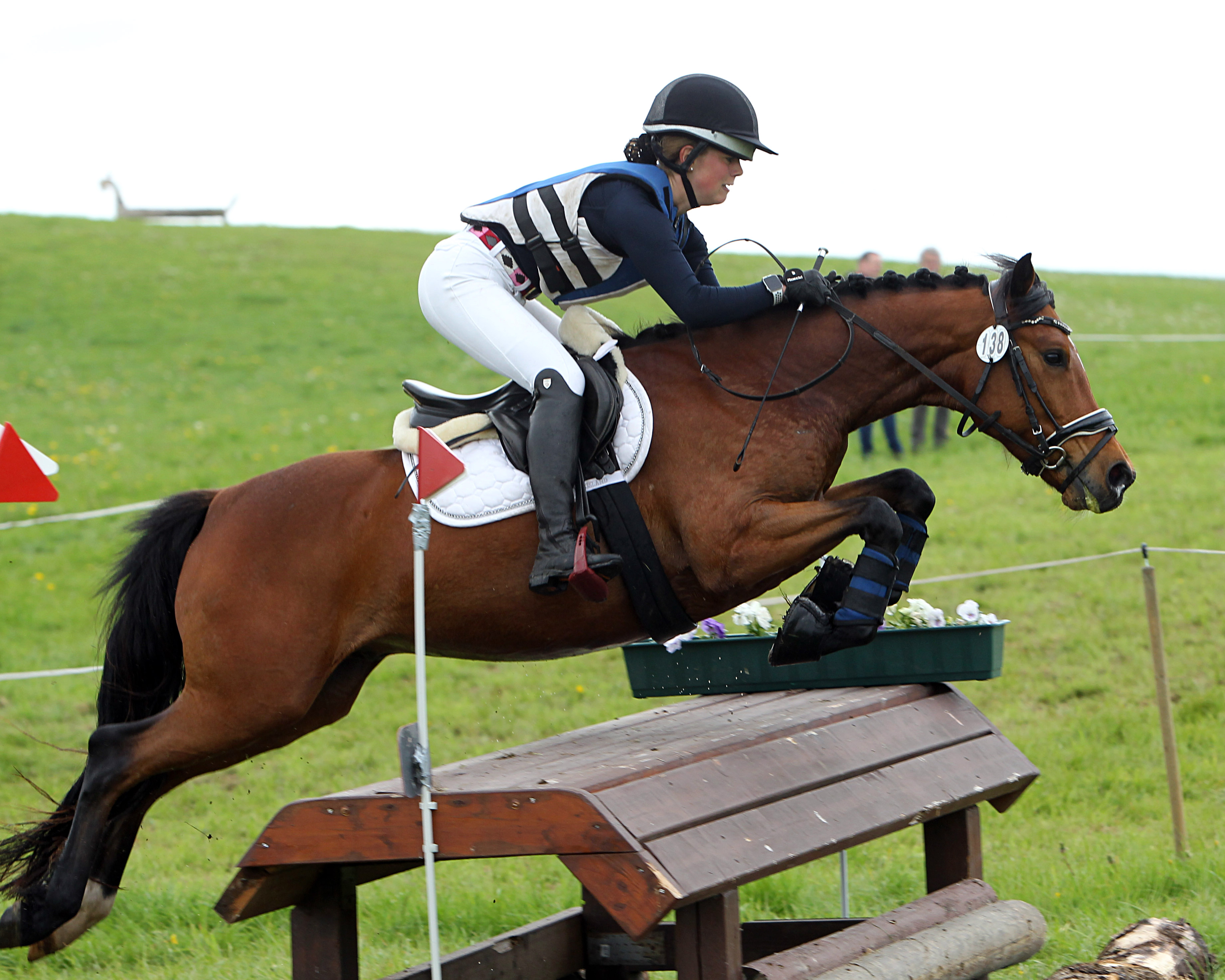 Nachdem Jule Christin Gürgens (Usedom) mit dem 5-jährige Pony Dexter W in der Finalqualifikation Sechste wurde, gab es im Finale auf Rang 9 eine Schleife. © J.Wego