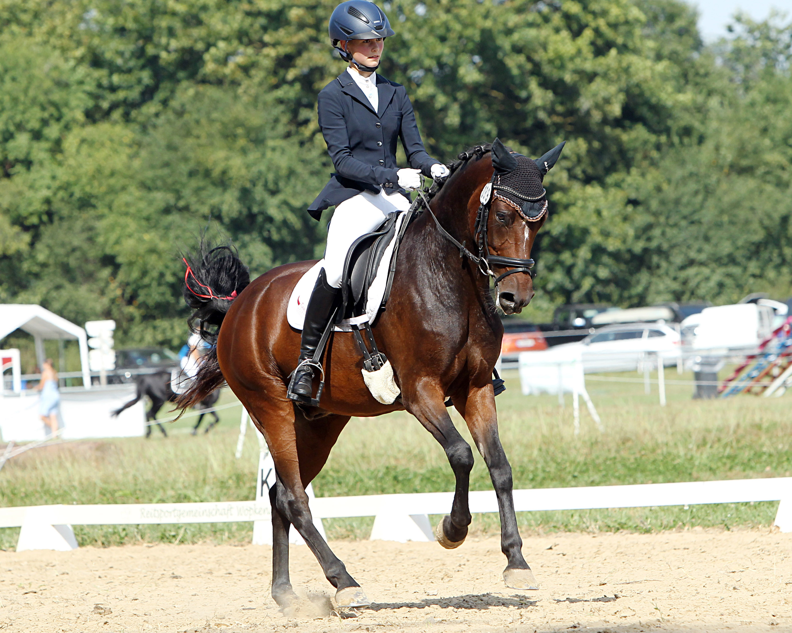 Corinne Rieger aus Passin gewann mit Nix Nils die Dressurreiterprüfung und die L-Dressur L2. © J.Wego