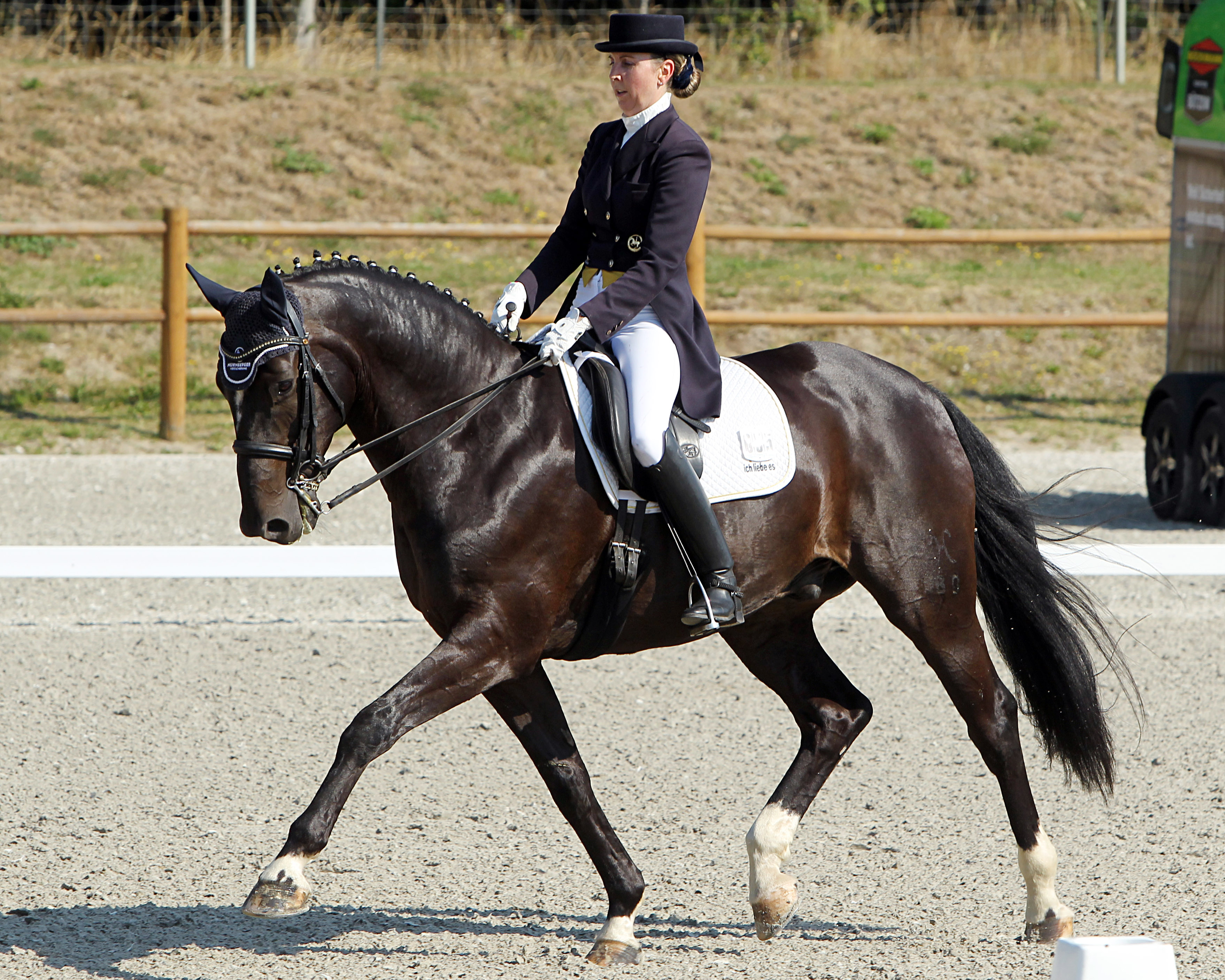 Christina Thieme ritt mit ihrem einstigen Erfolgspferd Dozent in der Inter I-Kür von Chemnitz auf den 4. Platz. Dies Foto stammt aus der gemeinsamen erfolgreichen Zeit von 2020. © J.Wego