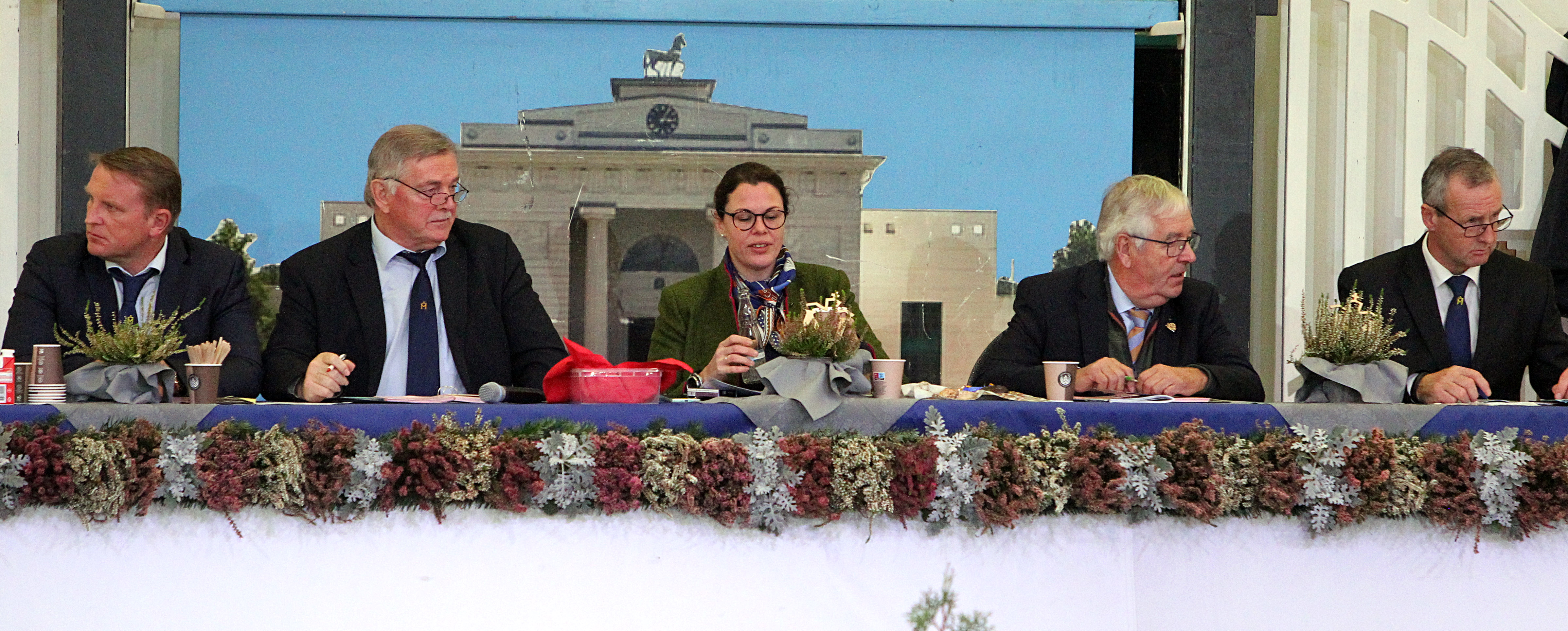 Die Körkommission der Reitpferdekörung: v.l. Thomas Kleis, Jörg Weinhold, Karoline Gehring, Hans-Heinrich Brüning und Ronald Lüders. © J.Wego