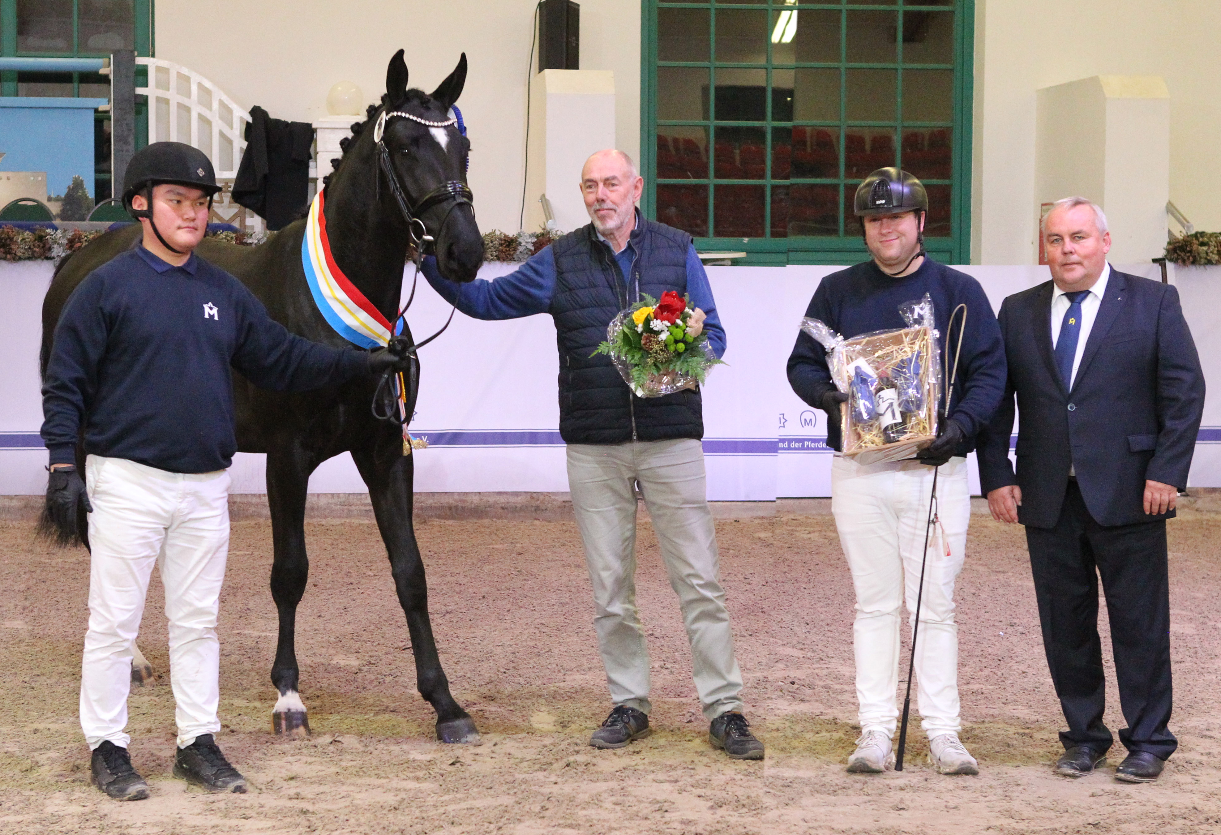 Kat.Nr. 76 Springen 2. Reserve, Zangersheide Reitpferd (166cm) von Foncetti van de Heffinck / Diabeau (A.: Heinz Teeuwen, Straelen/Niederlande; Z.: Peter Leenen, NA Lomm/Niederlande). © J.Wego