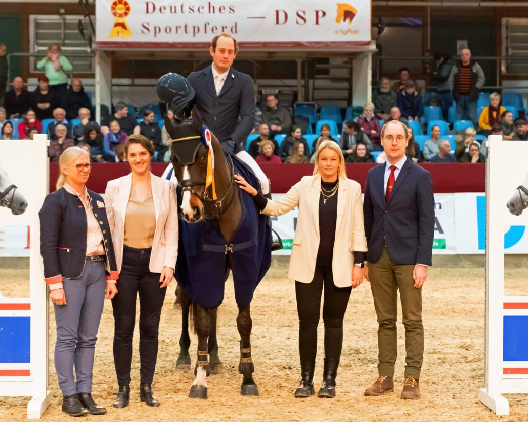 Der Schwede Viktor Melin gewann auf der 13-jährigen schwedischen Stute Turmina den Großen Preis beim CSI2* in Neustadt (Dosse). © KaLo