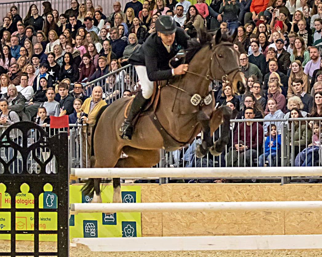 Ulf Ebel gewann mit der 13-jährigen Mecklenburger Stute Chaccolina den Großen Zwei-Sterne-Preis bei der HIPPOLOGICA in Berlin. © KaLo