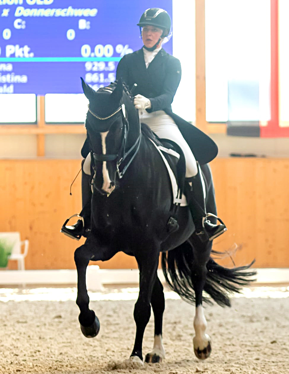 Die erfolgreichsten MV-Reiterin in den Drei-Sterne-Prüfungen mit zwei dritten und dem 2. Platz im Kurz-Grand-Prix war Katharina Wiegert aus Groß Nemerow mit dem 15-jährigen Science Fiction OLD. © KaLo
