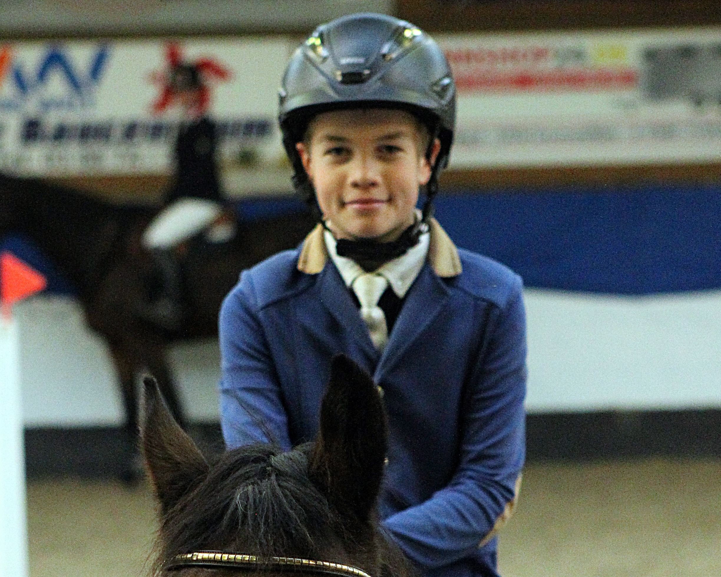In Bad Segeberg hat der 14-jährige Fritz Michel Horn erneut sein Talent unter Beweis gestellt und wurde auf der 21-jährigen Stute Upsala im Stilspringen Klasse M mit Wertnote 8,6 Dritter. © Archivfoto