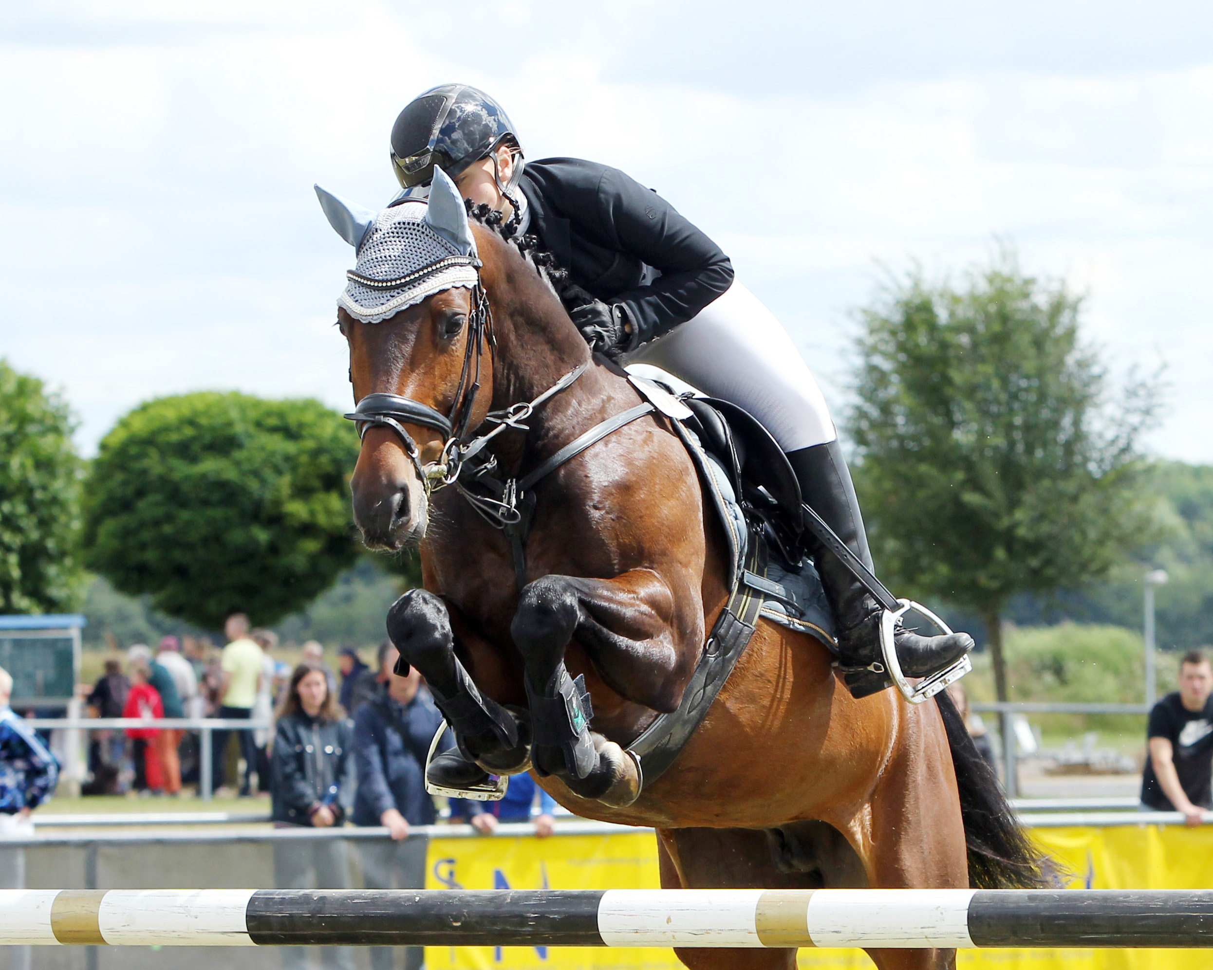 Auch Amelie Kutsch die für Polzow reitet kam wieder zu einem Sieg und gewann mit Denise ein M1*-Springen. © J.Wego