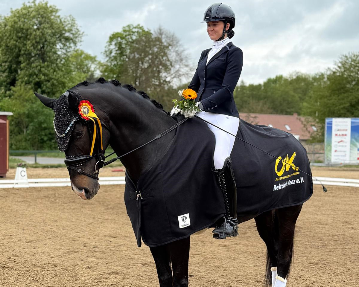 Siegerin in der Dressurpferdeprüfung Klasse L mit 8,02 und zweimal Zweite in den A-Dressuren wurde Melanie Schulze (TSR Güstrow) mit Secret’s Romantic Dream. © B.H.