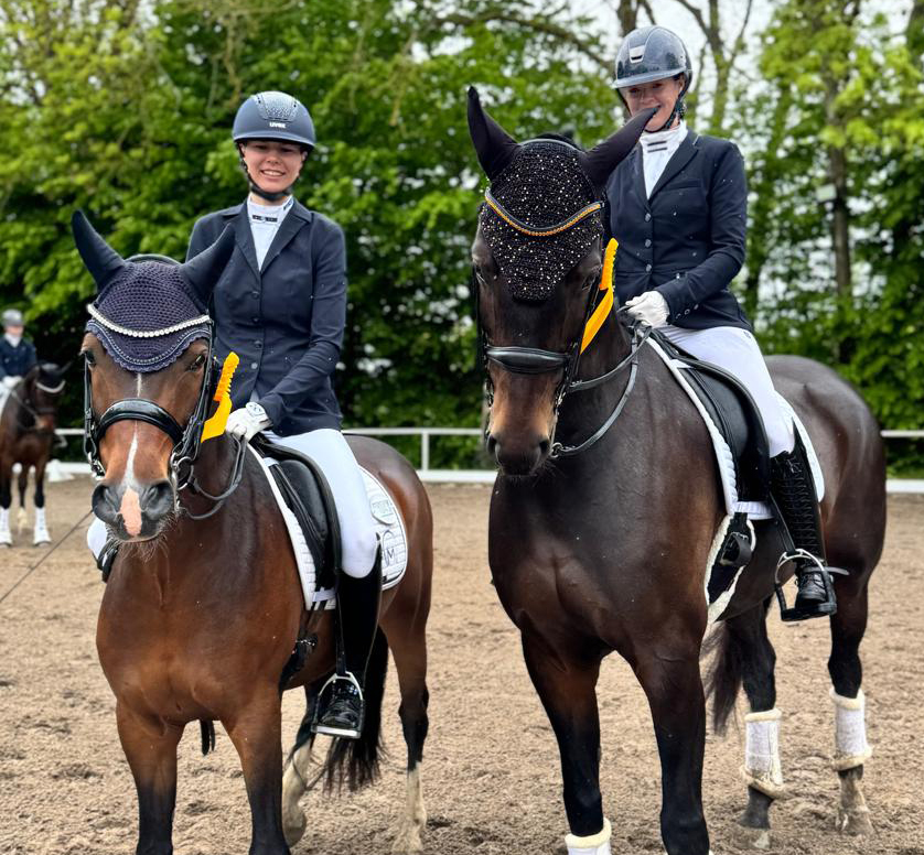 In der L-Dressur L11 gab es mit Stella Baranowski (Wöpkendorf) auf Goldkind und Katja Gleisner (TSR Güstrow) auf Negros son zwei Siegerinnen. © K.W.