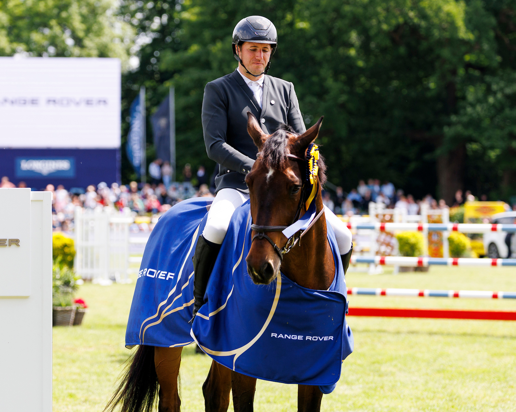 Kristaps Neretnieks (LAT) sichert sich mit Corlansky-Pro einen weiteren Sieg in der Al Shira'aa CSI5* Tour präsentiert von Range Rover. © sportfotos-lafrentz.de