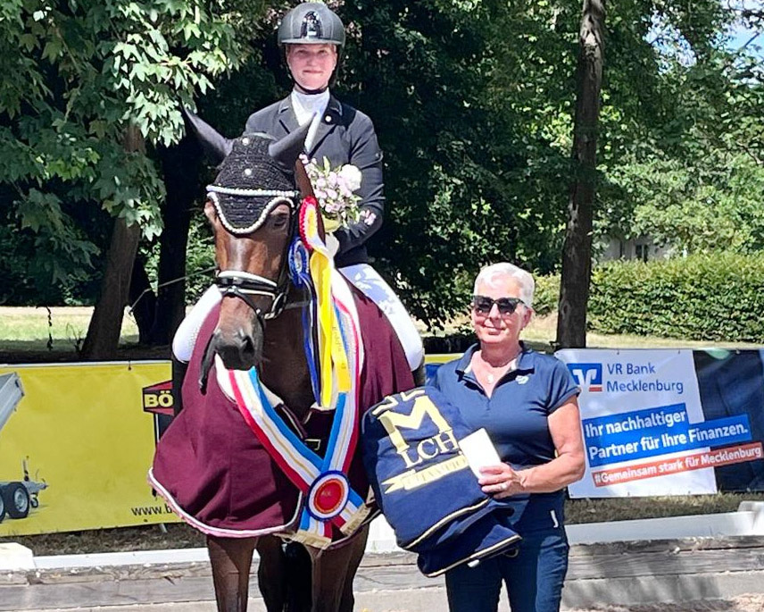 INCOGNITA Landeschampion der 5-/6-jährigen Dressurpferde (6j. v. Inkognito x Faustinus) Z.: Ute Keller (Eggersdorf), B.: Kathleen Stegemann (Divitz-Spoldershagen) geritten von Ann-Christin Mehl. © Christina Schulz