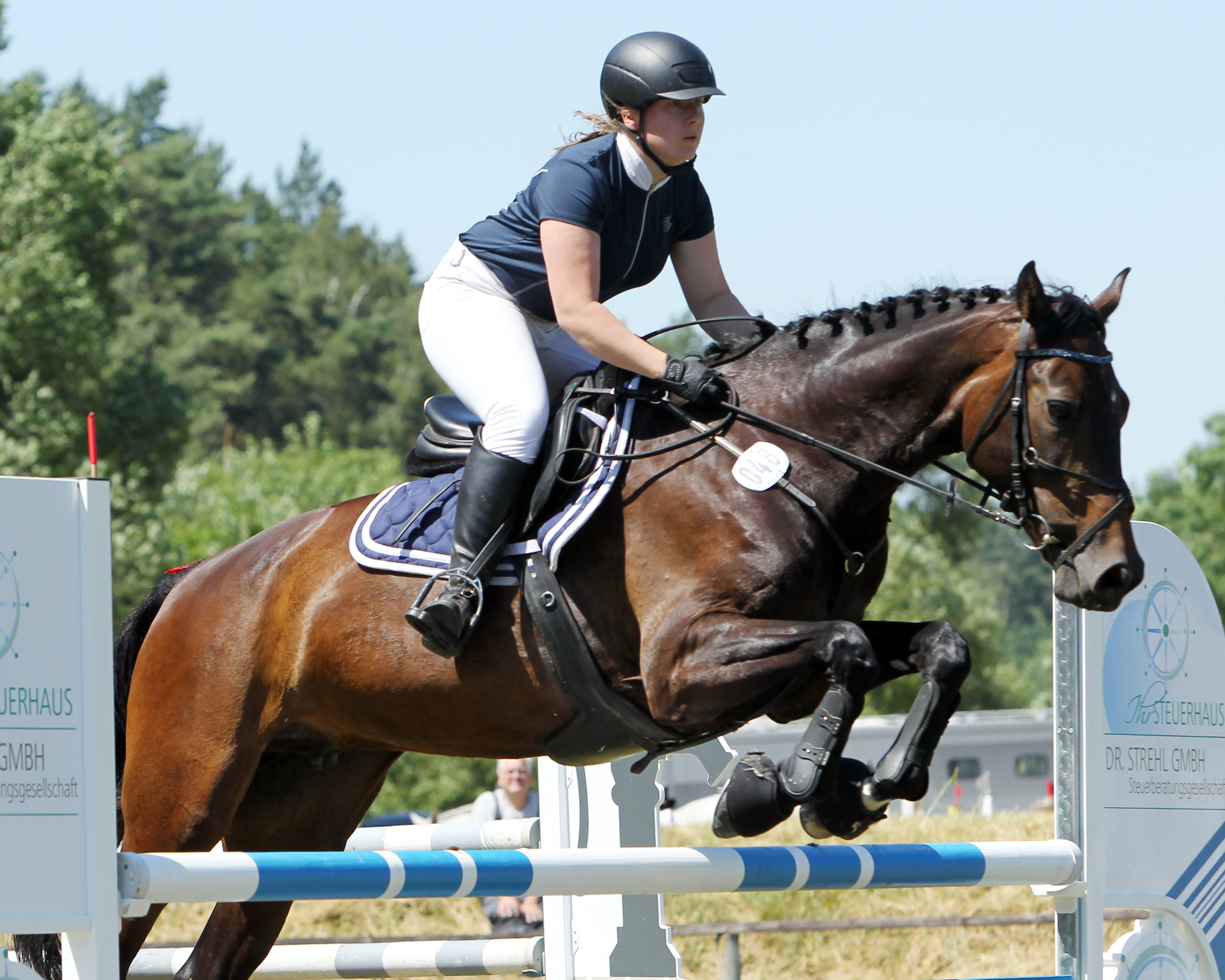 Michelle Stahnke, Tochter der Turnierleiterin, war mit Distonja-P in der E-Vielseitigkeit am Start, gewann das Springen und wurde im Gelände Zweite. © Archiv Wego