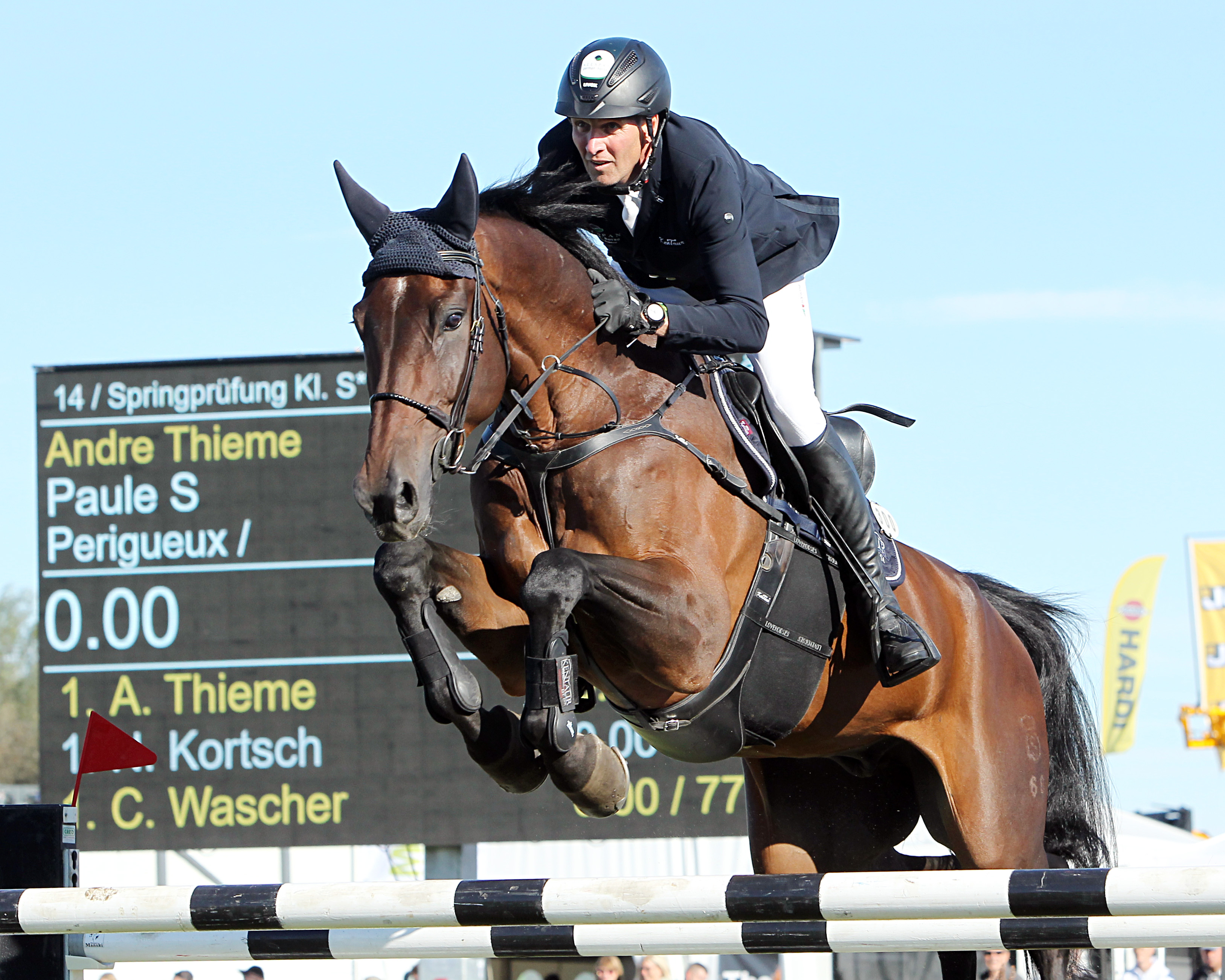 Andre Thieme kommt ebenfalls zur 3. OSTSEE TROPHY, hat für 12 der 29 Prüfungen gemeldet und für die Große Tour zwei Startplätze beantragt. Er bringt auch den 11-jährigen Paule S mit, mit dem er am 16. August das Chmapionat, ein Zwei-Sterne-Springen, im sächsischen Dorfchemnitz gewann. © Jutta Wego