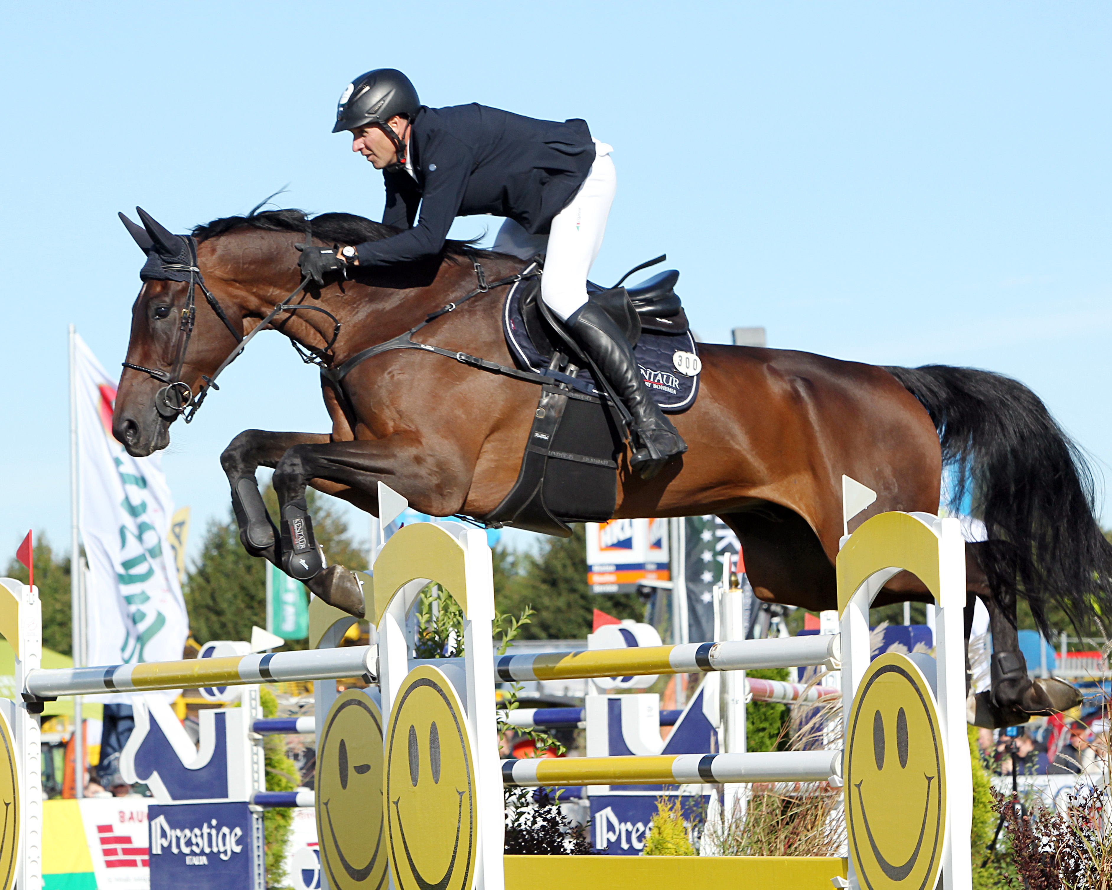 André Thieme ist der Titelverteidiger im Großen Preis, der das Springen 2024 mit Paule S gewonnen hat. Es war seit 2005 bereits sein neunter Sieg im Preis der Mecklenburgischen Brauerei Lübz und von 2022 bis 2024 hat er dreimal infolge gewonnen. © Jutta Wego
