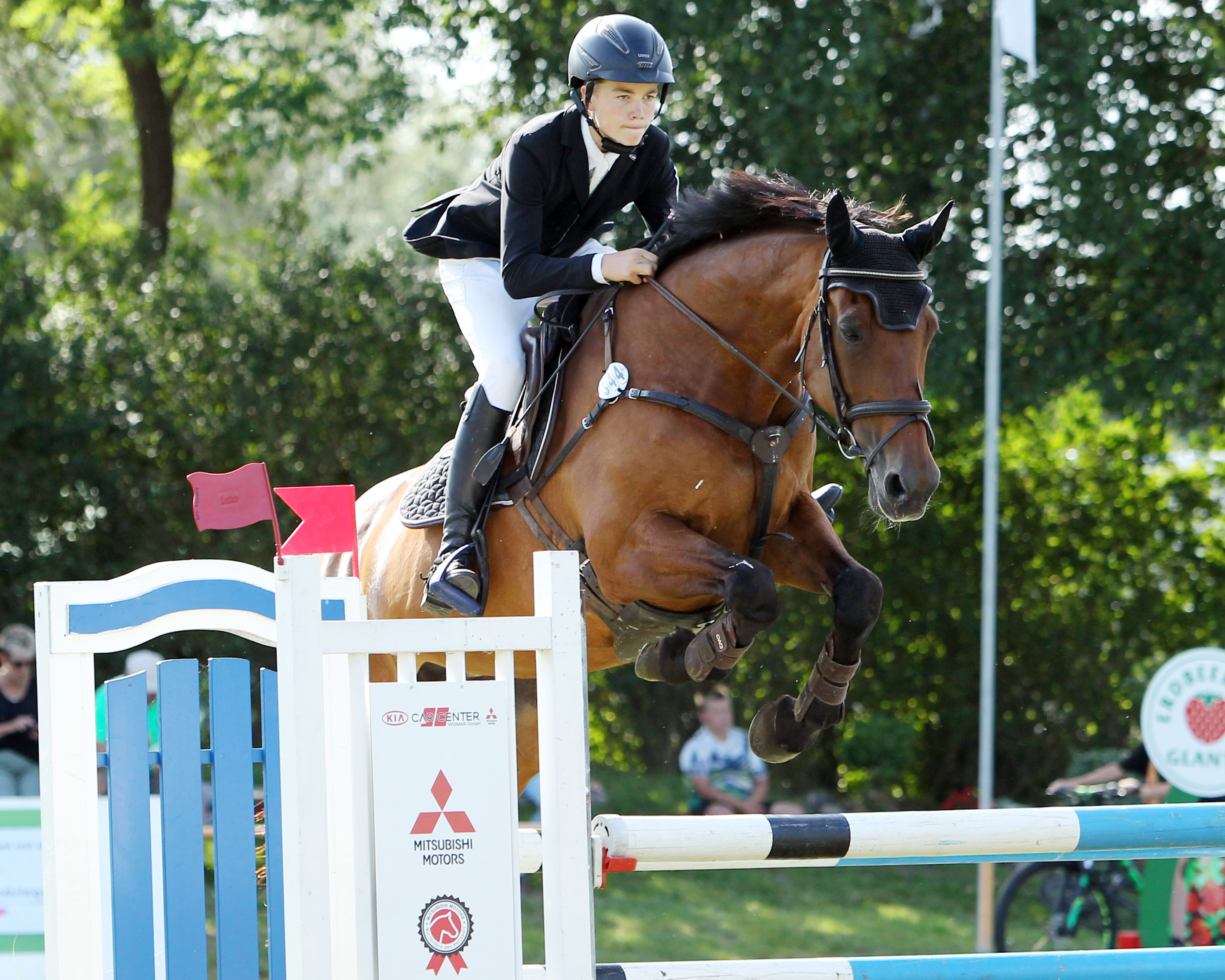 Mit 15 Jahren der jüngste im Starterfeld des Championats (140cm) war Fritz Michel Horn, der das Punktespringen mit der 21-jährigen Stute Upsala gewann. © J. Wego
