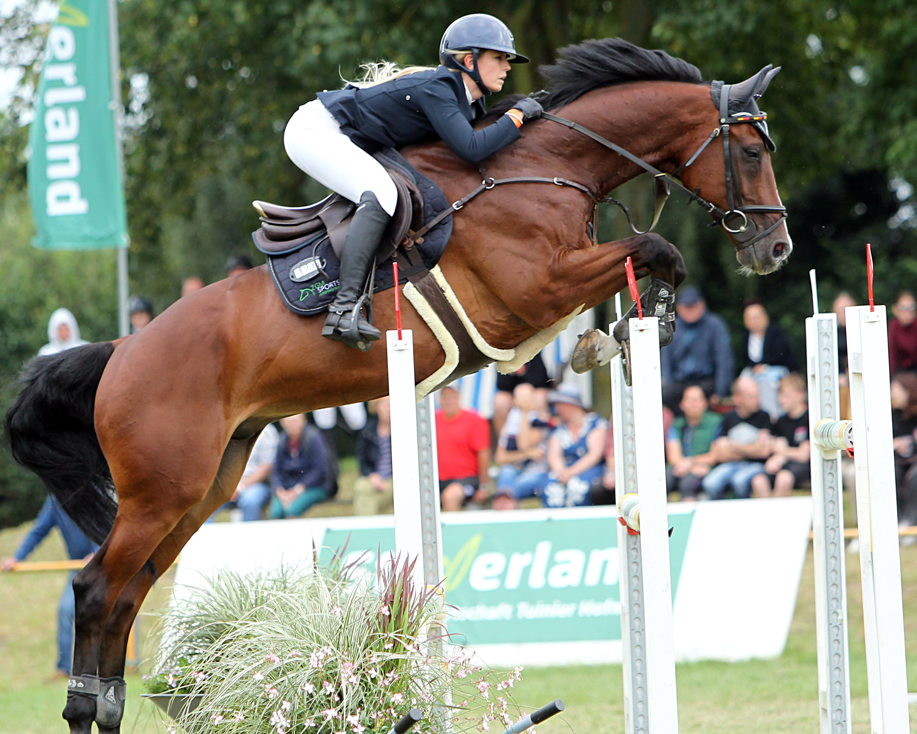 Scharnebeck: Christin Wascher gewinnt Drei-Sterne-Springen