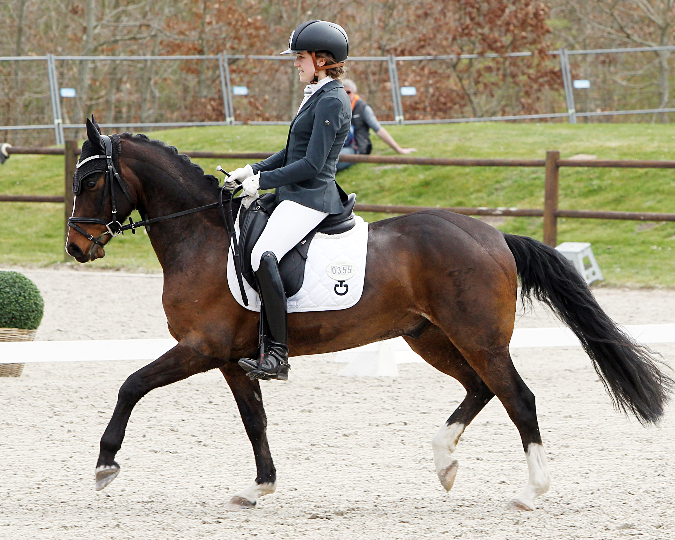 Leonie Breitsprecher (Dersekow) - hier mit Double Trouble R - gewann mit Quantino die M-Dressur M 11. © Archiv Wego