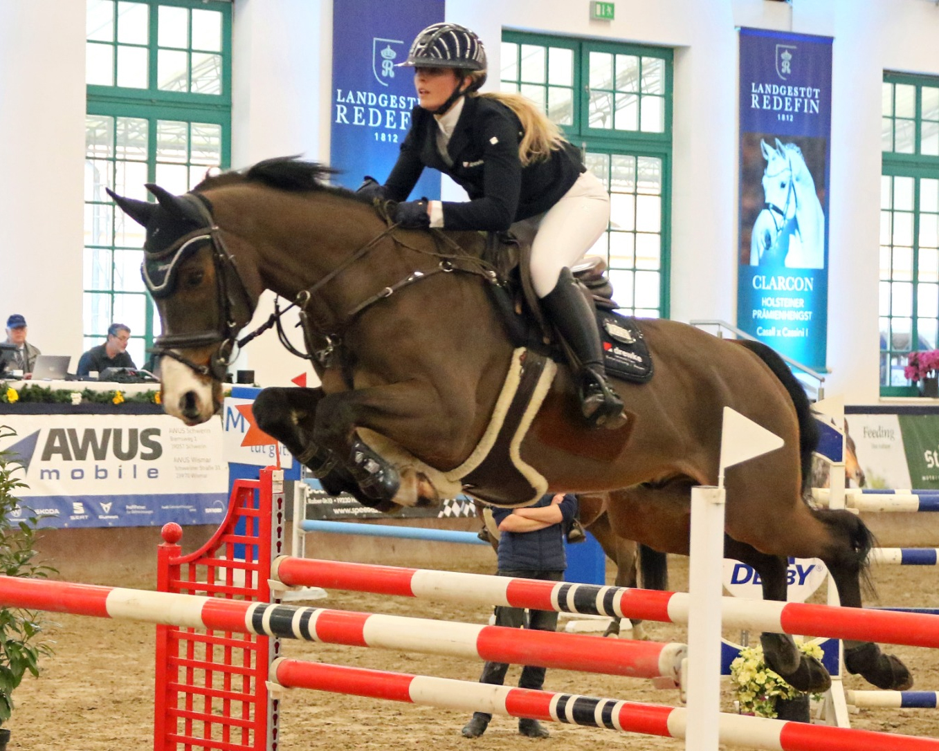 Christin Wascher gewann mit Quincy den Großen Preis und wurde Hallenchampion in der offenen S-Klasse. © KaLo