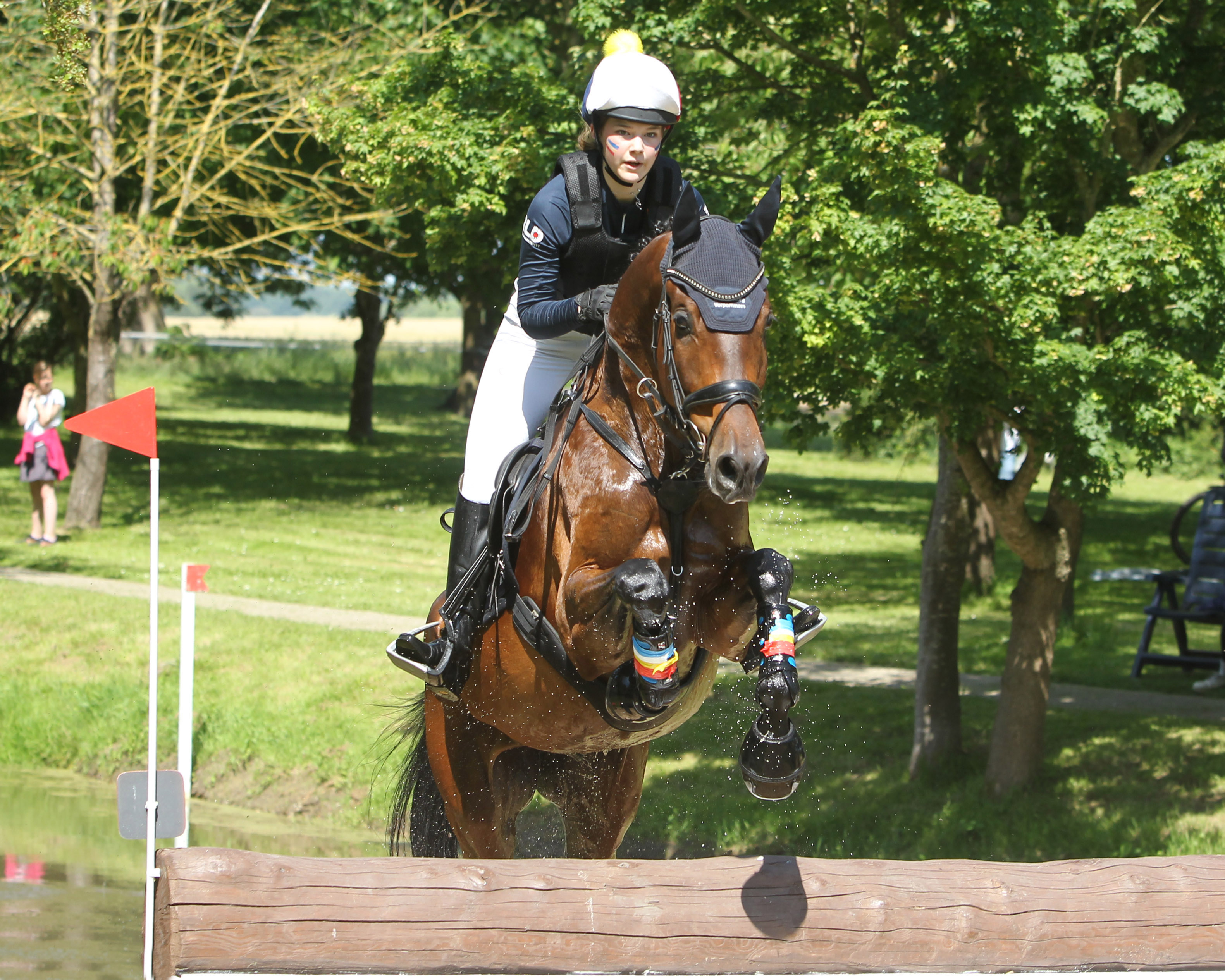 Bad Segeberg: Lindsay Schietzel siegt mit 9,5 im Stilgeländeritt