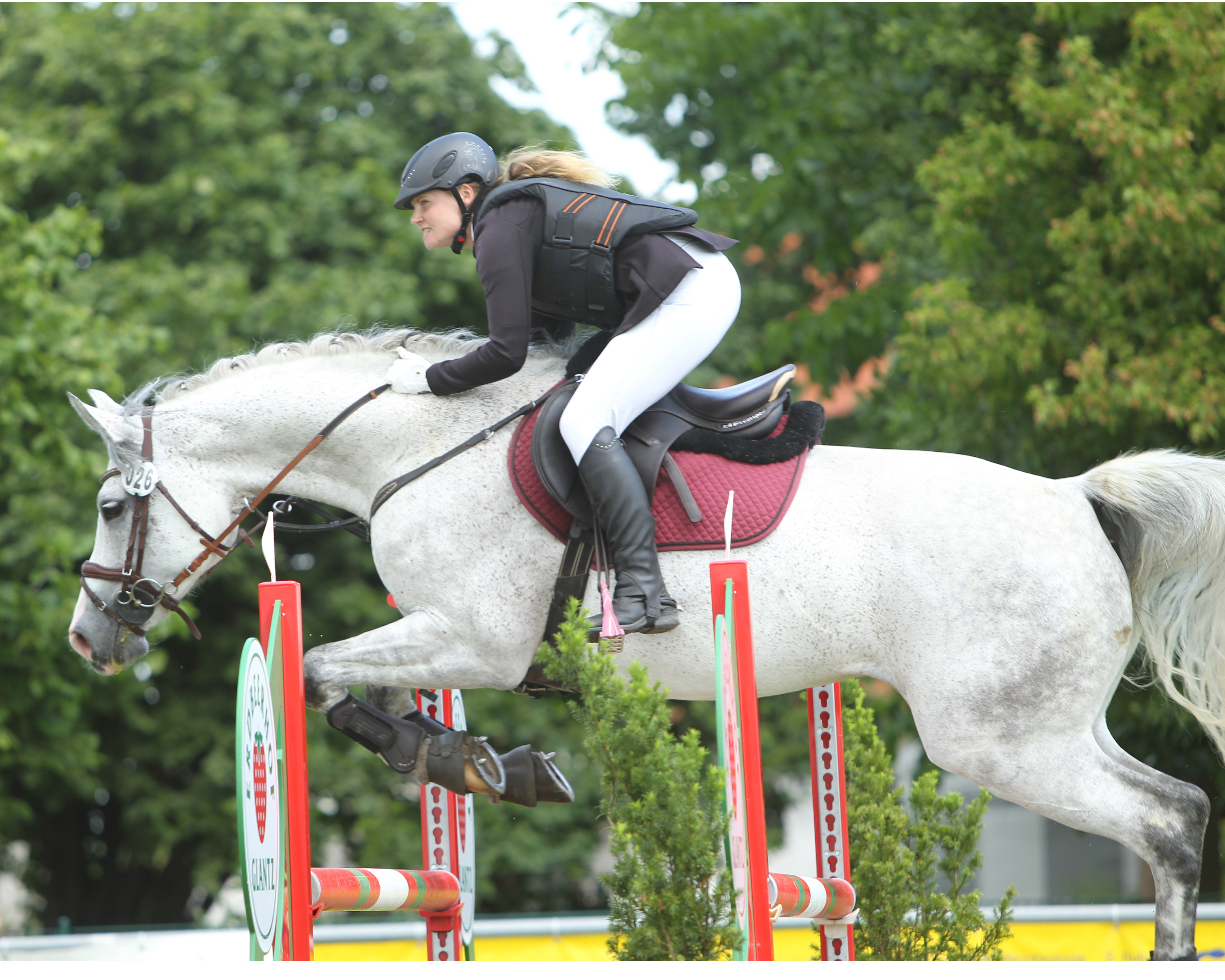 Im Zwei-Phasen Springen Klasse A2* siegte Pia Bertram Miedke (Wolgast) mit Bellentina. © Archiv Wego