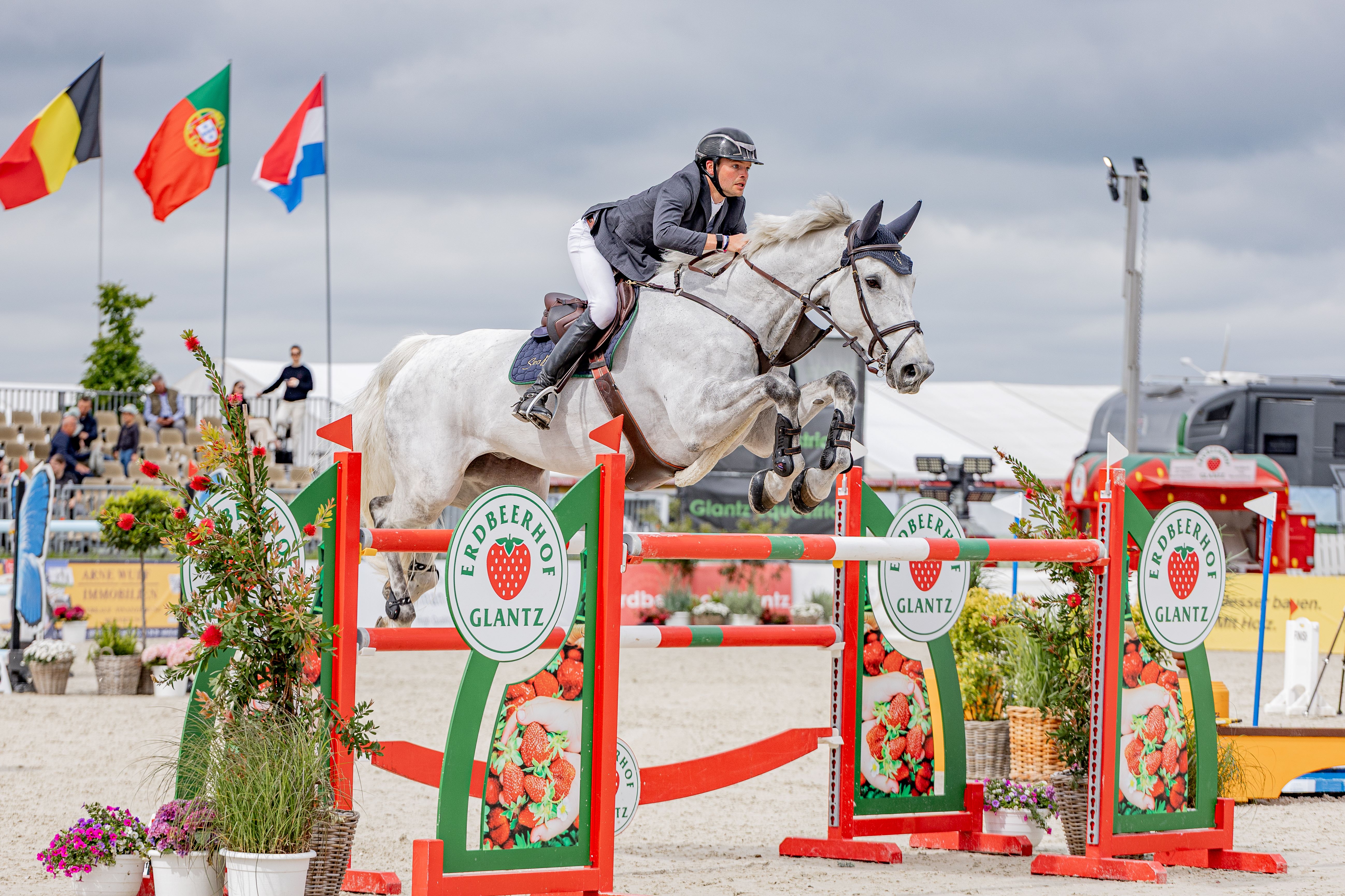 Lars Vollmer (GER) gewinnt mit Cornwell 13 das erste Ranking Springen in seinem Leben. © Pauline Ullmann-Davis