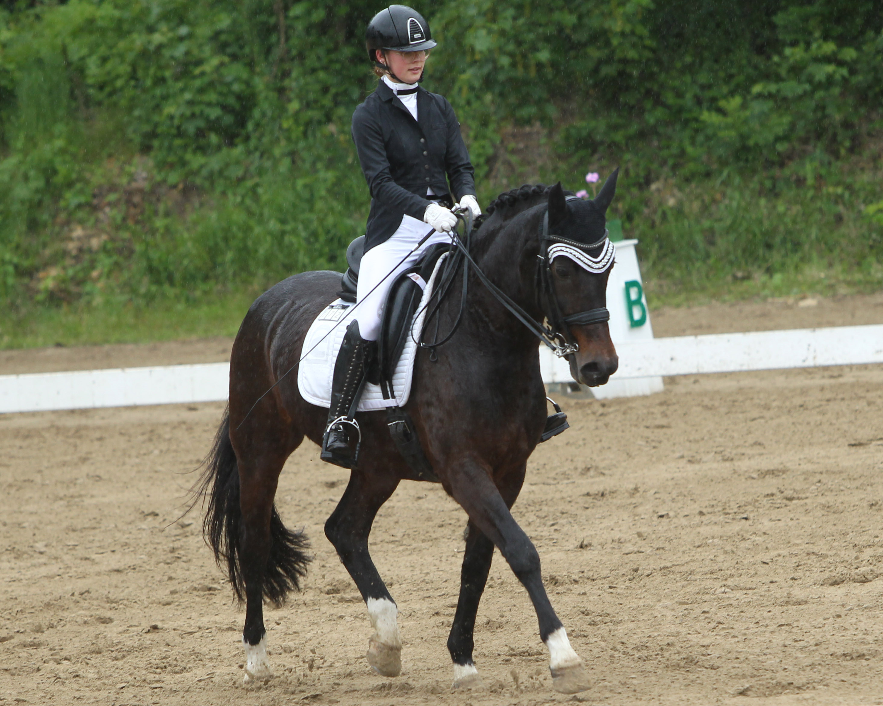 In der zweiten Wertungsprüfung zum Müritz-Pokal, den sie 2025 gewann, siegte Ayleen Granzow aus Malchow mit Freddy Cool (das Foto zeigt sie mit Colleen. © Archiv Wego