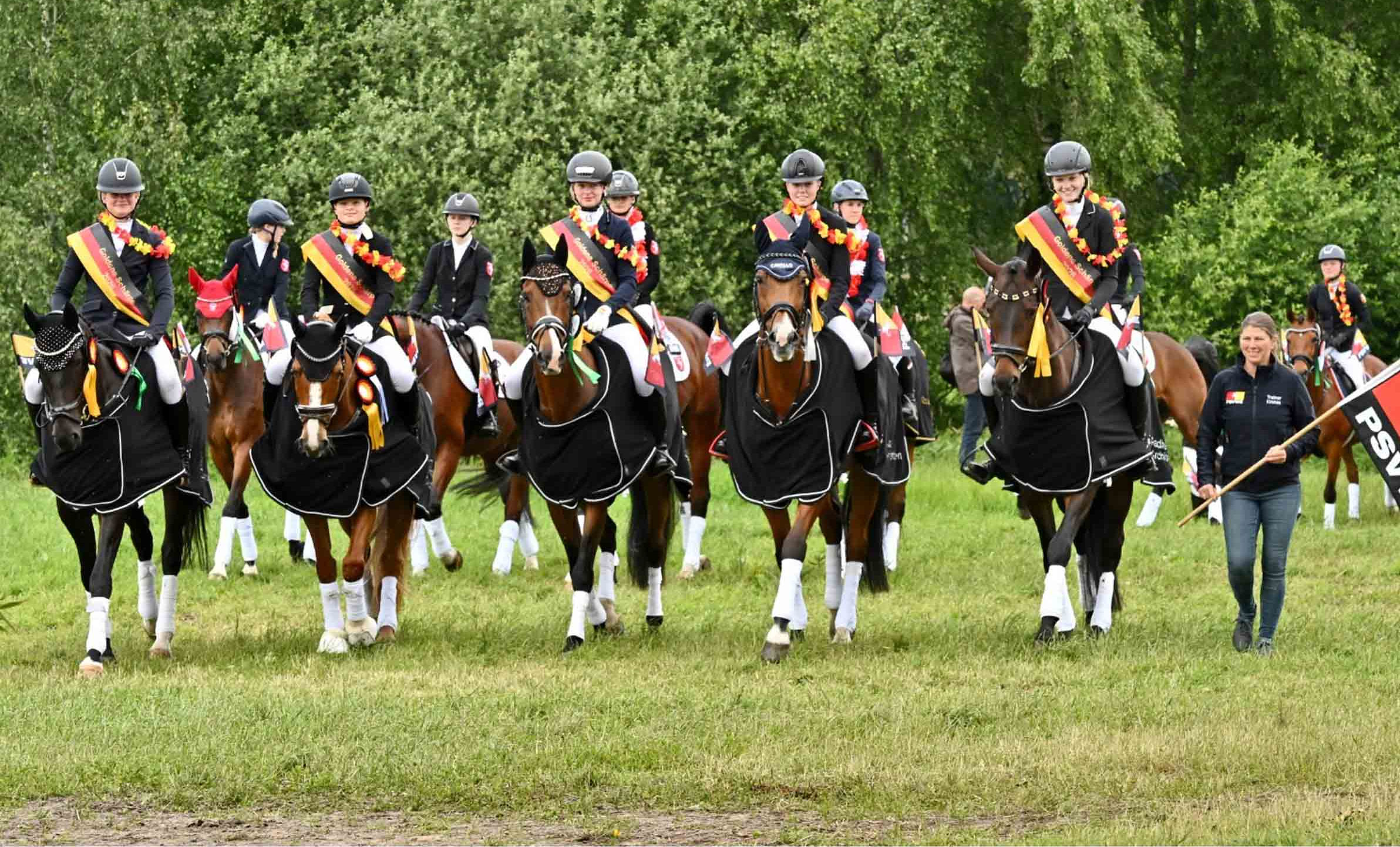 Dem Team Weser-Ems I gelang bei der Goldenen Schärpe Pferde in Löningen ein Heimsieg. © Ute Goedeke