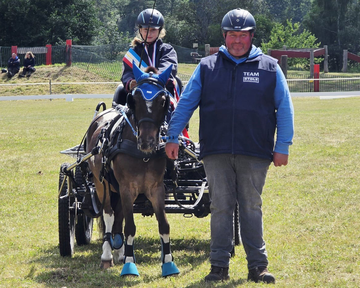 Landesmeisterin bei den Pony-Einspännern wurde die erst 9-jährige Lena Weylo vom ZRFV Wusterhusen mit Jackpot. © Anne Hoddow
