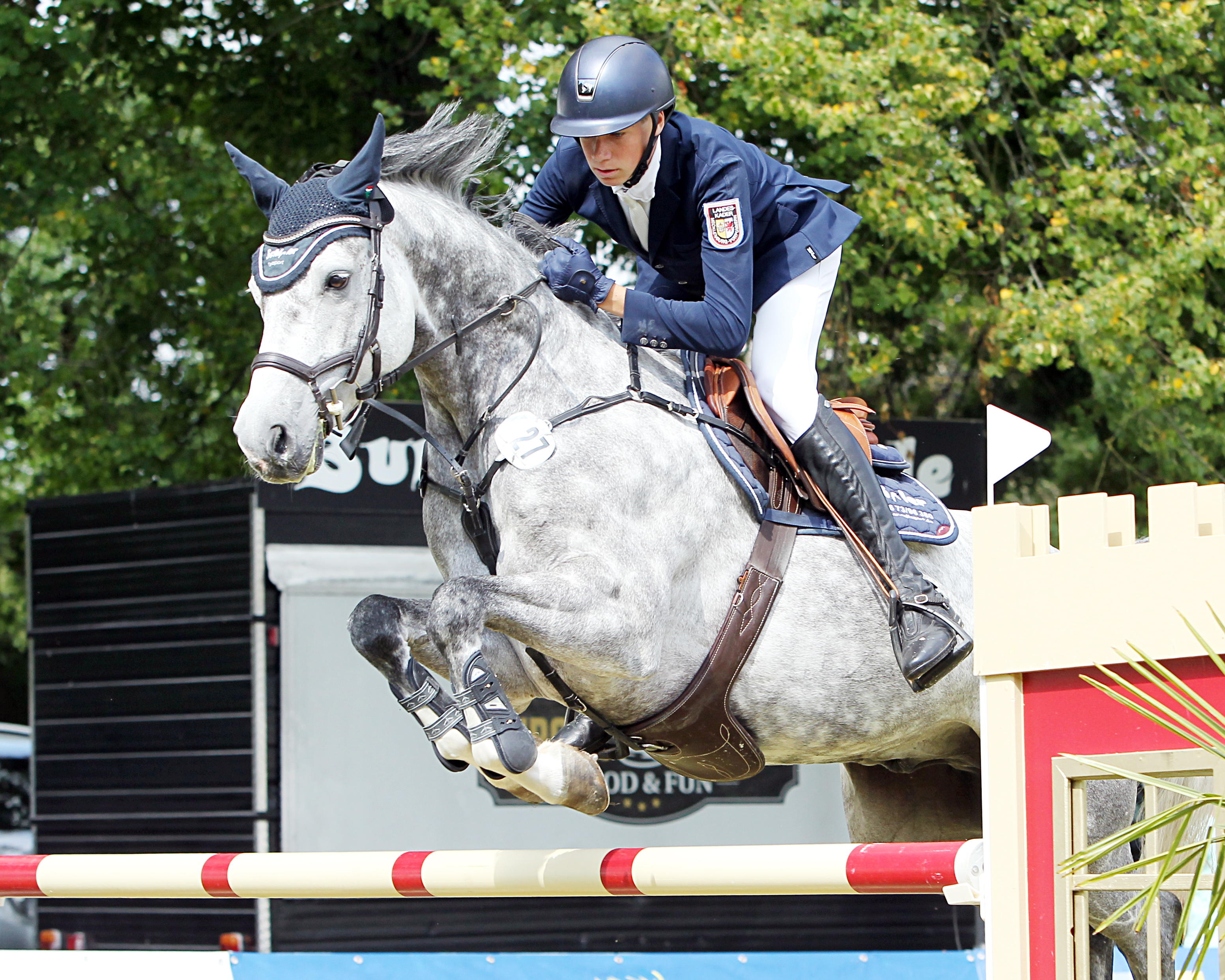 Zweiter und Dritter in der Großen Tour der U25-Reiter wurde Hendrik Greve mit Best Buddy. © Archiv J.W.