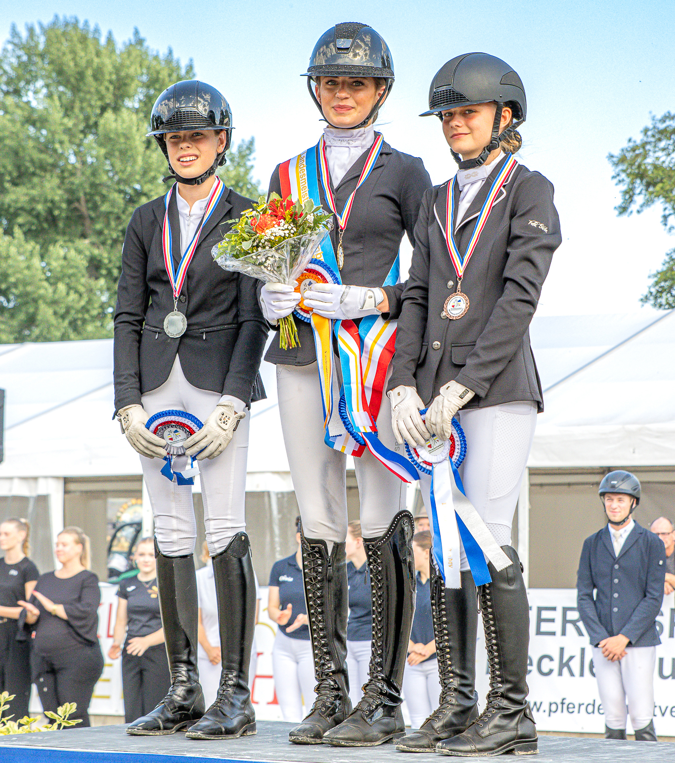 Dressur U16 Ponyreiter: Gold: Matilda Behrens (RFV Eldena), Silber: Leonora Kopp (RSV Polzow), Bronze: Mia Keßler (RSV Dersekow 1968). © Sophia Boge