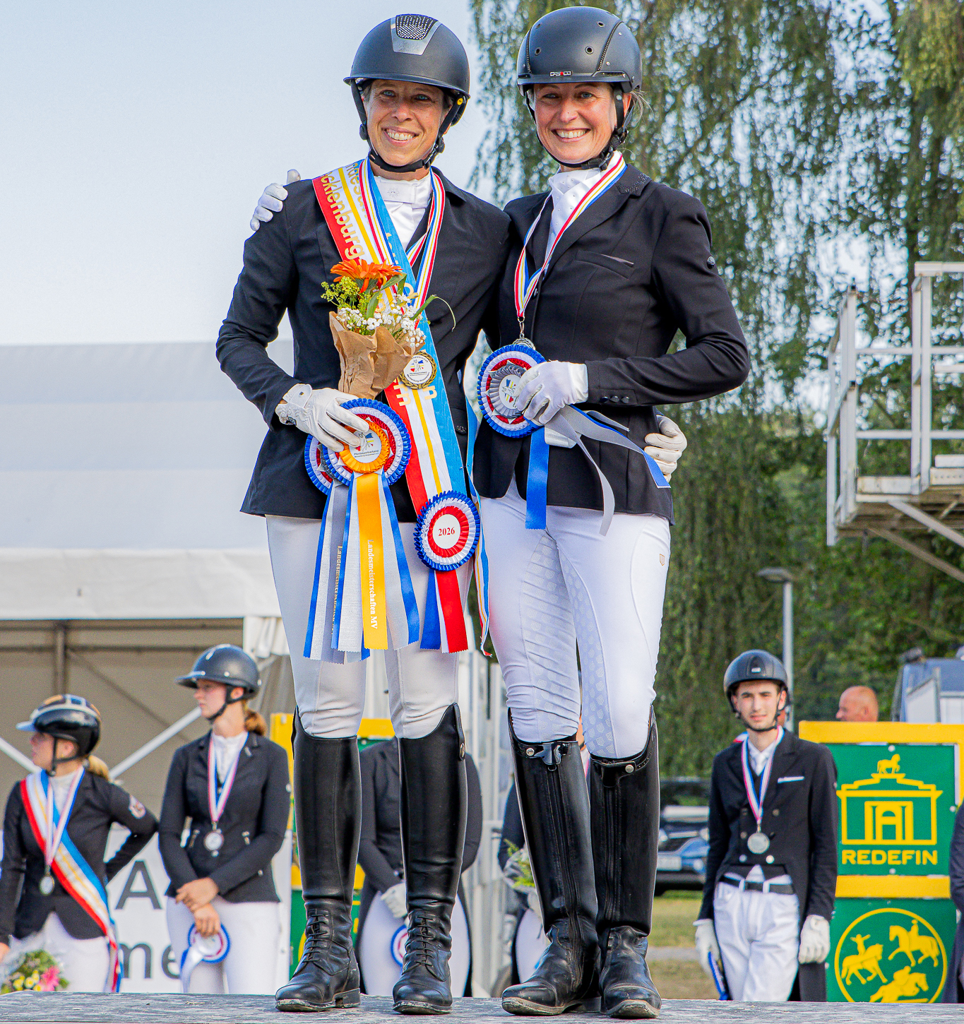 Dressur Ü26 Amateur-Championat Kl.M: Gold: Janette Hacker (RFV Vietgest), Silber: Christina Schulz (RFV Landgestüt Redefin). © Sophia Boge