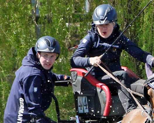 Der 17-jährige Marvin Schildt - hier als Beifahrer seiner 19-jährigen Schwester Michele im Gelände – 2025 beide Deutsche Jugendmeister, sind für die Junioren-Europameisterschaft vom 11. bis 16. August in Rumänien nominiert. © Archiv J.W.