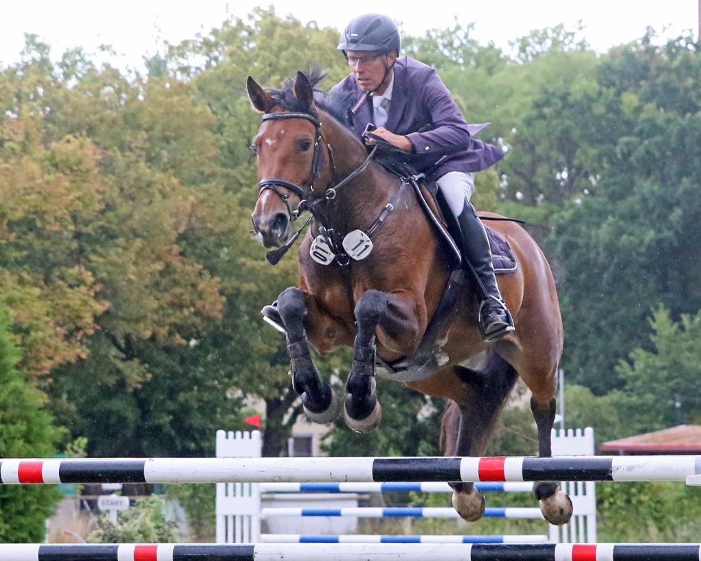 Hinter Theresa Albrecht platzierte sich Hartmut Roß (Passin) im Championat mit der 9-jährigen Ascada PF auf dem 3. Platz. © KaLo