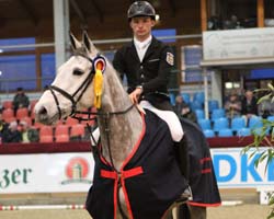 Der Garlitzer Jonas Panje gewann mit Caballito die Einzelwertung des Mannschaftsspringens zur STOOF-Junior-Future-Tour.