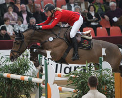 Die 1. Qualifikation der achtjährigen Pferde gewann Denise Svensson mit Caravelle (v. Cellestial) und blieb in allen drei Springen ohne Fehler.