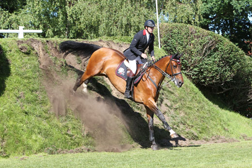 Mit dem dritten Derbysieg geht André Thieme unwiderruflich in die Analen der 82-jährigen Derbygeschichte ein. Fotos: Jutta Wego