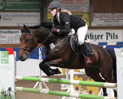 Bei der Sichtung zum Bundesnachwuchschampionat in Prussendorf belegte Justine Reemtsma mit Horstfeldes Anastasia den 2. Platz. Foto: Wego