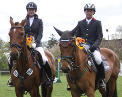 Das Stafettenspringen gewannen Martin Strobelt (Wöpkendorf) und Lotta van Reemen (Muhlitz). Foto: Jutta Wego